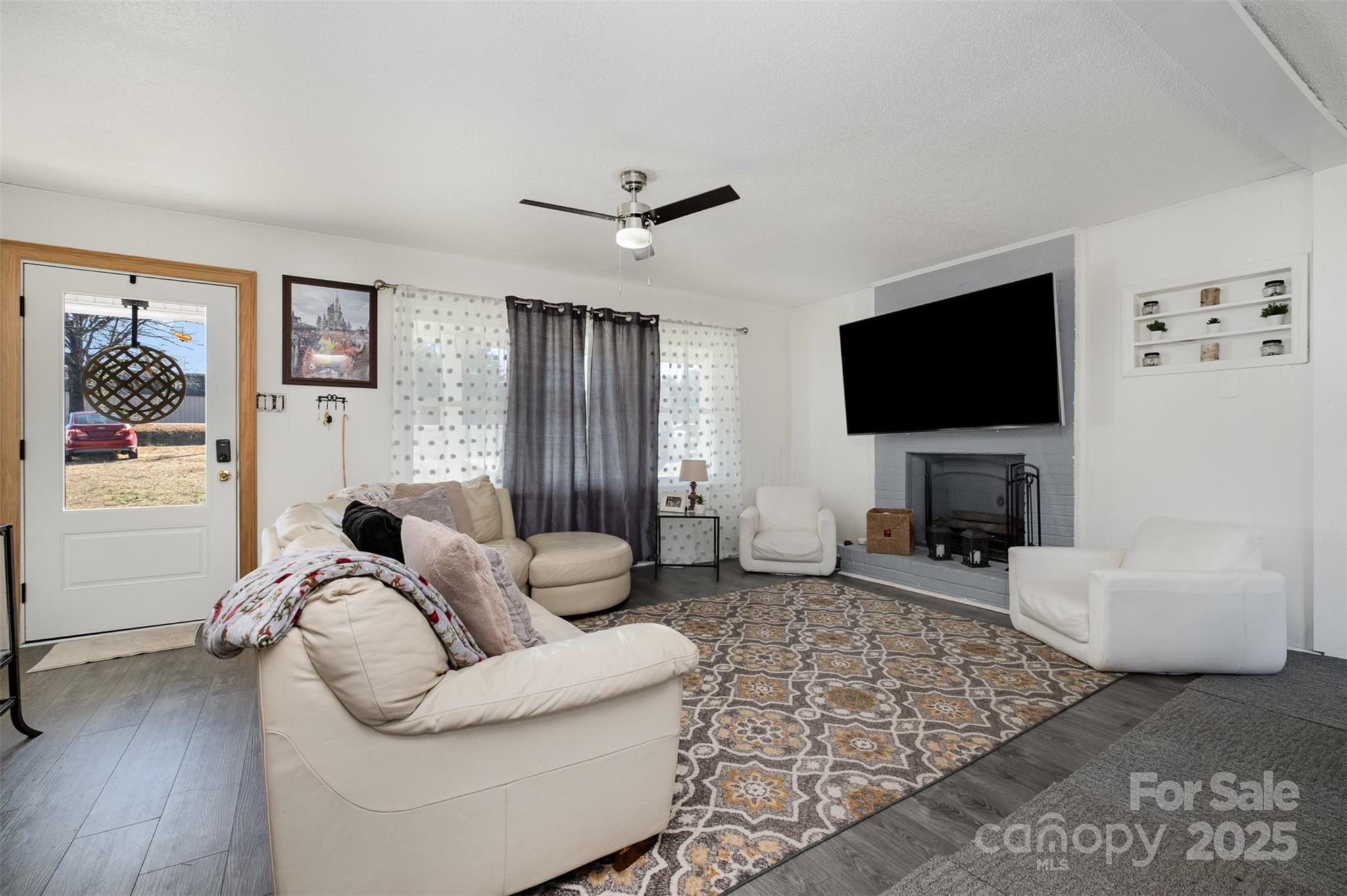 1241 Red River Road