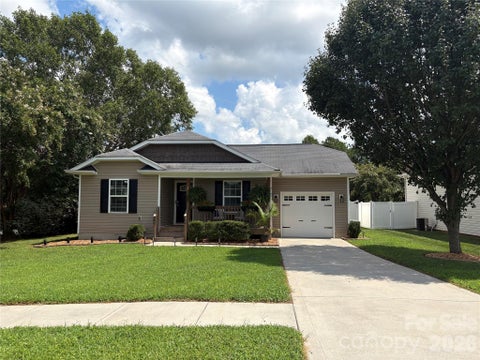 Photo of 128 Mallory Tai Drive, Lincolnton, NC 28092 (MLS # 4420180)