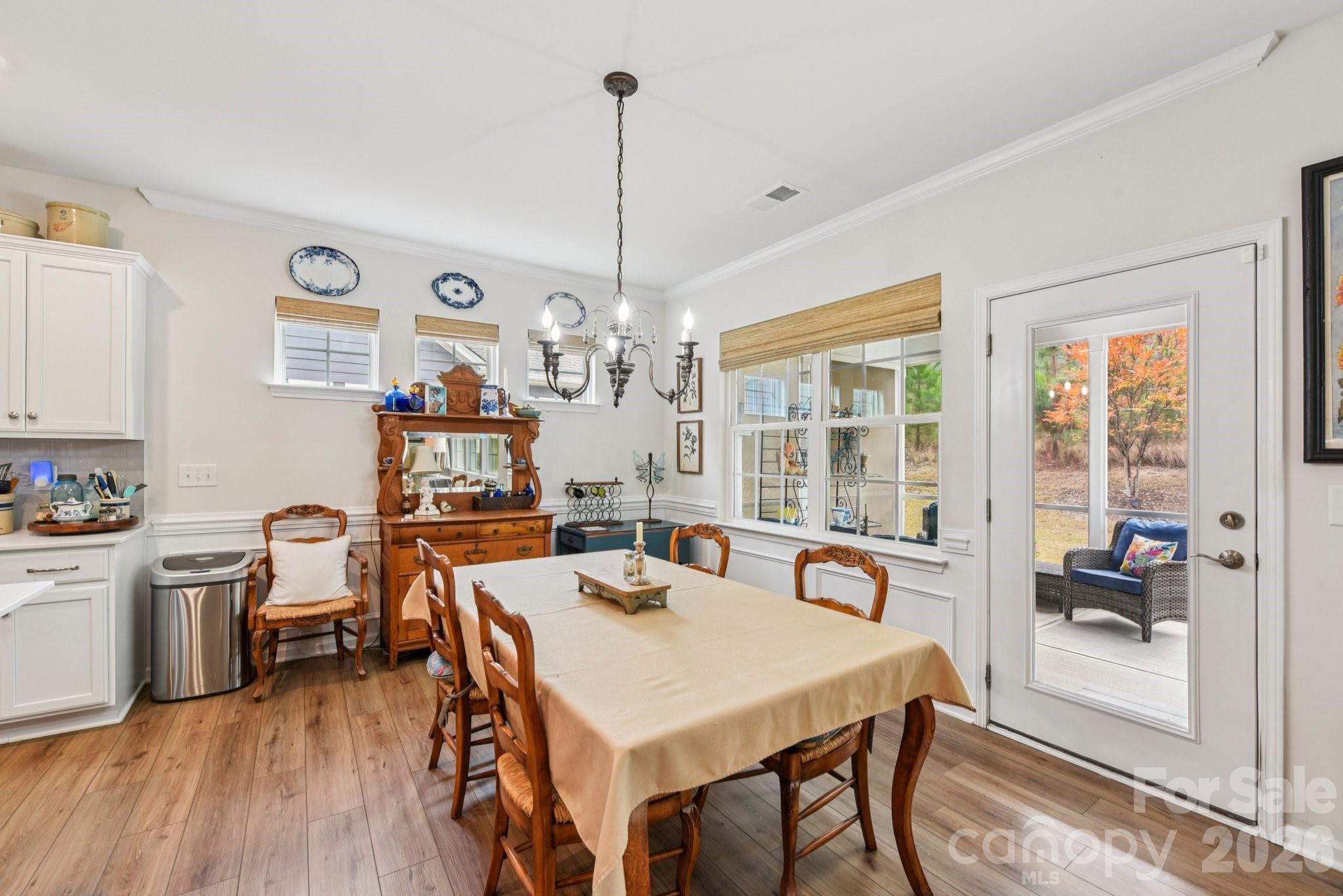 Imagery On Mtn Island - Residential