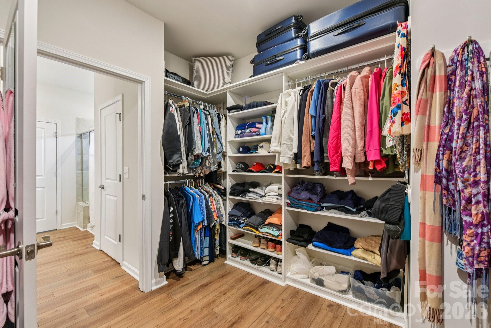 Imagery On Mtn Island - Residential