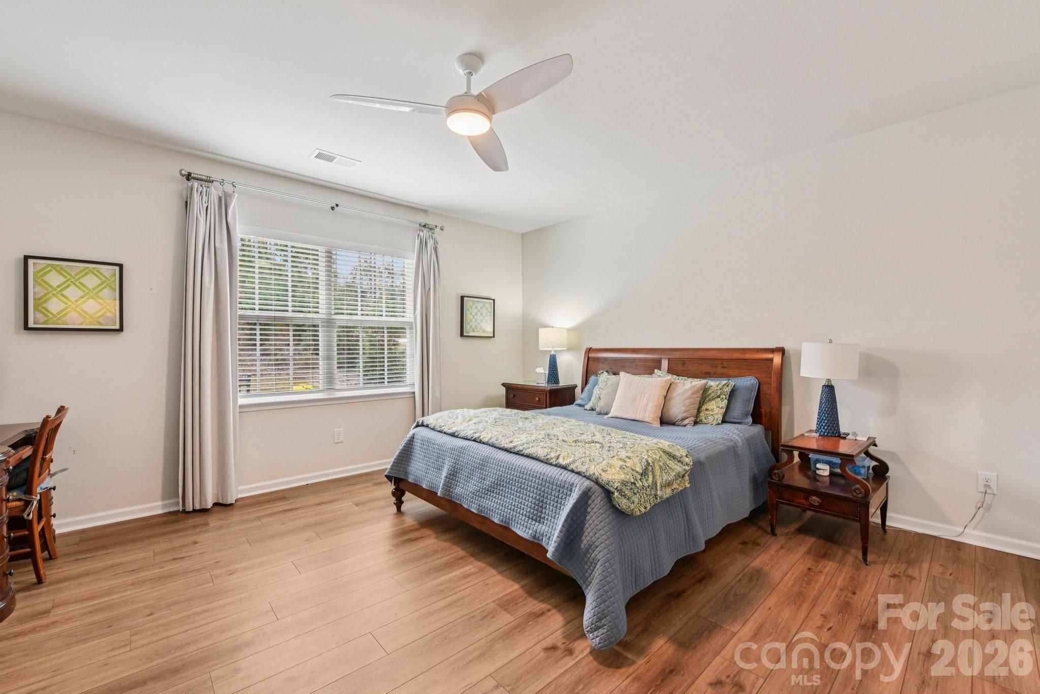 Imagery On Mtn Island - Residential