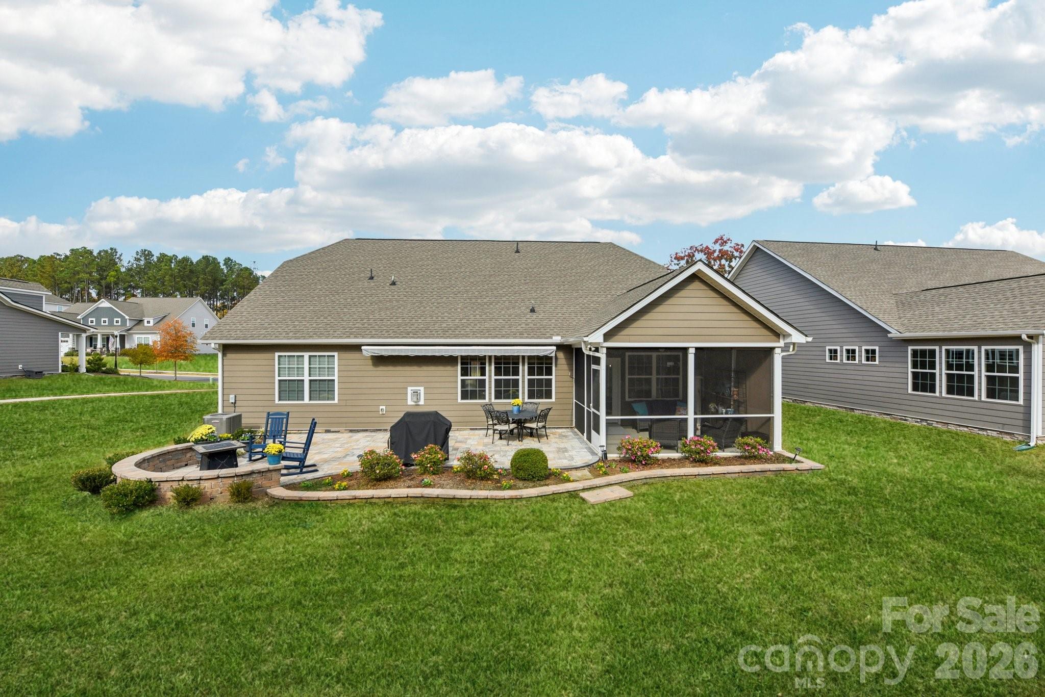 Imagery On Mtn Island - Residential