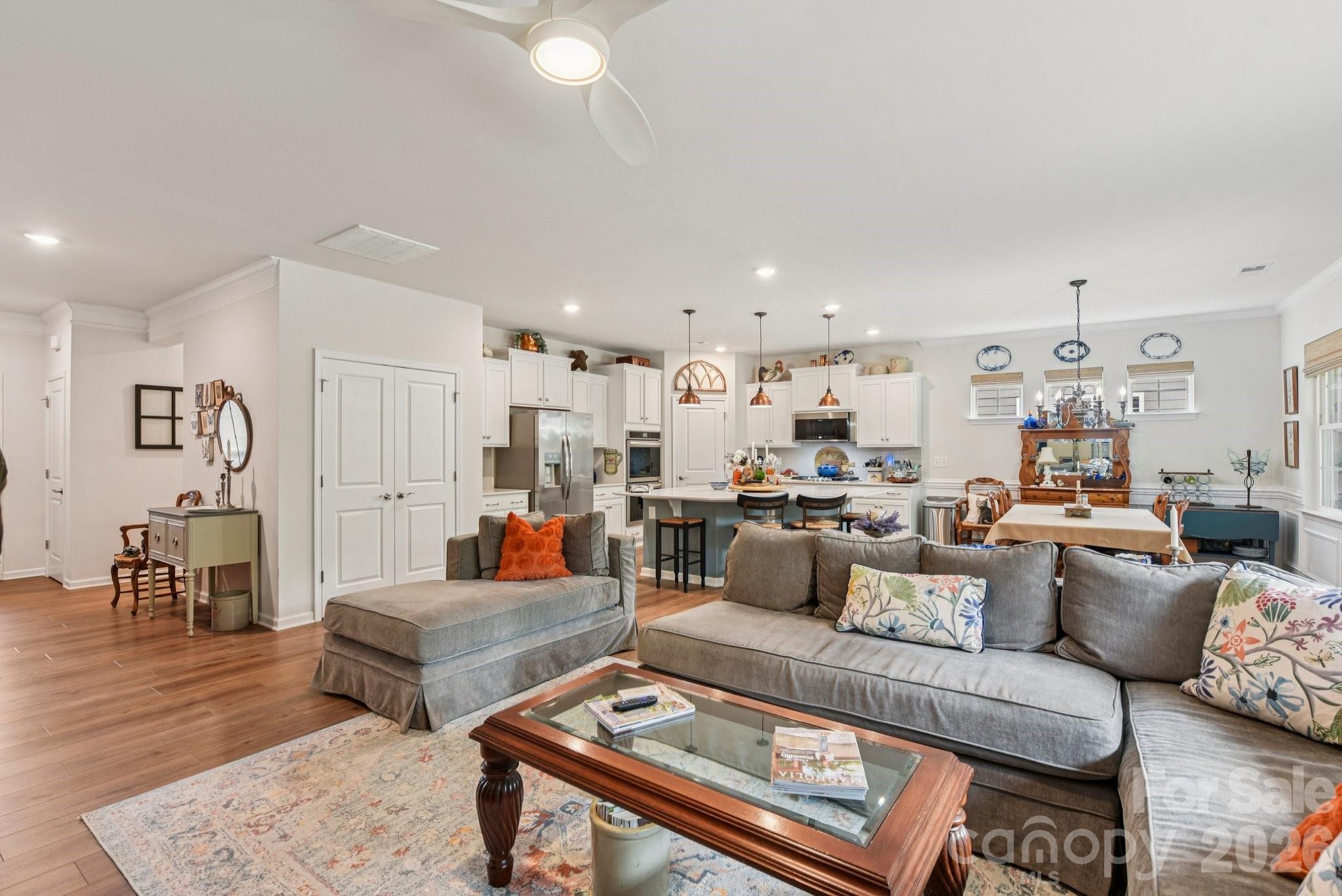 Imagery On Mtn Island - Residential