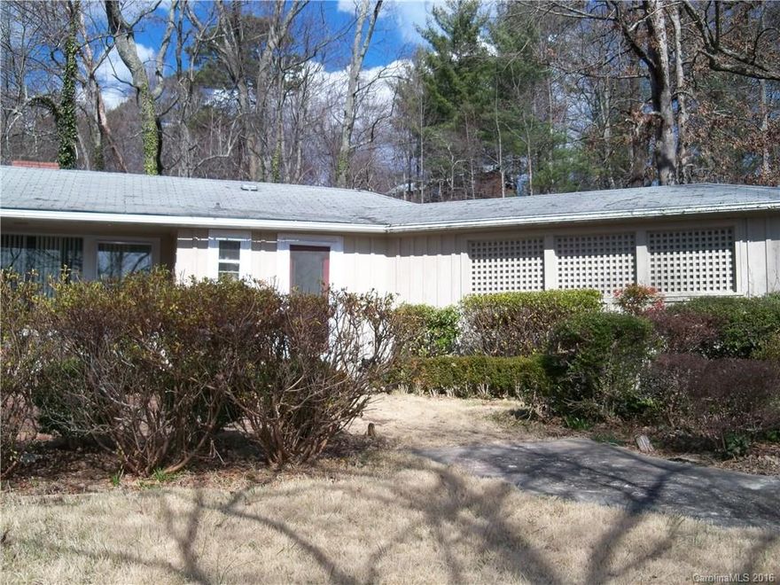 This Gillette Woods home is in need of rehabilitation.  The location is great, the lot is almost 3 acres with mountain views.  Need to move it fast, it's in pre-foreclosure.