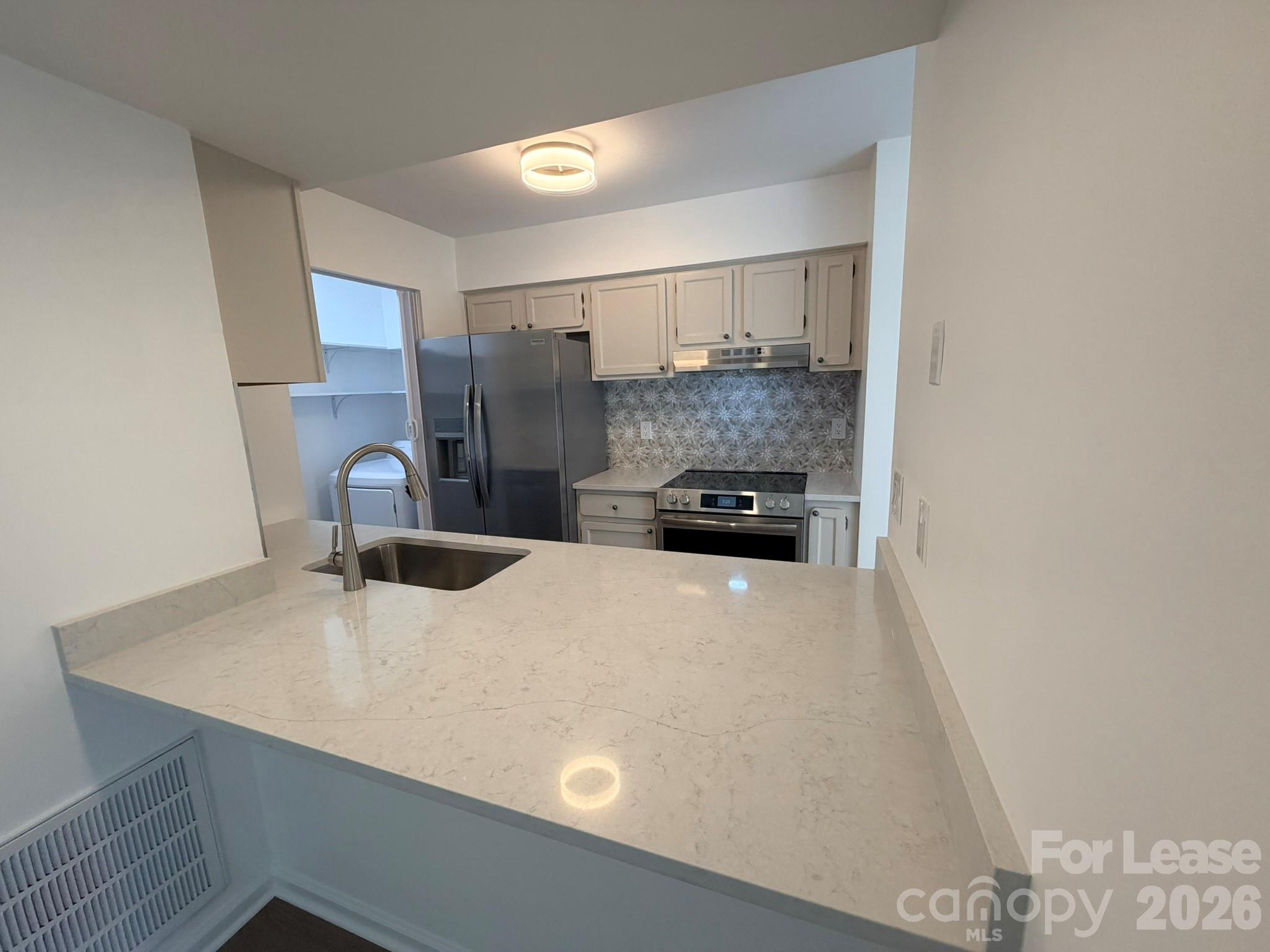 11048 Cedar View Road