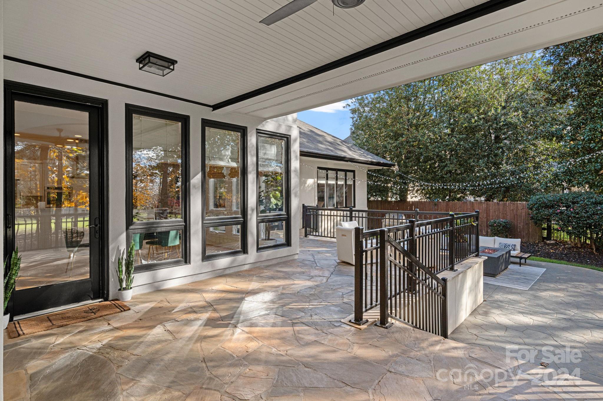 The Peninsula - Residential