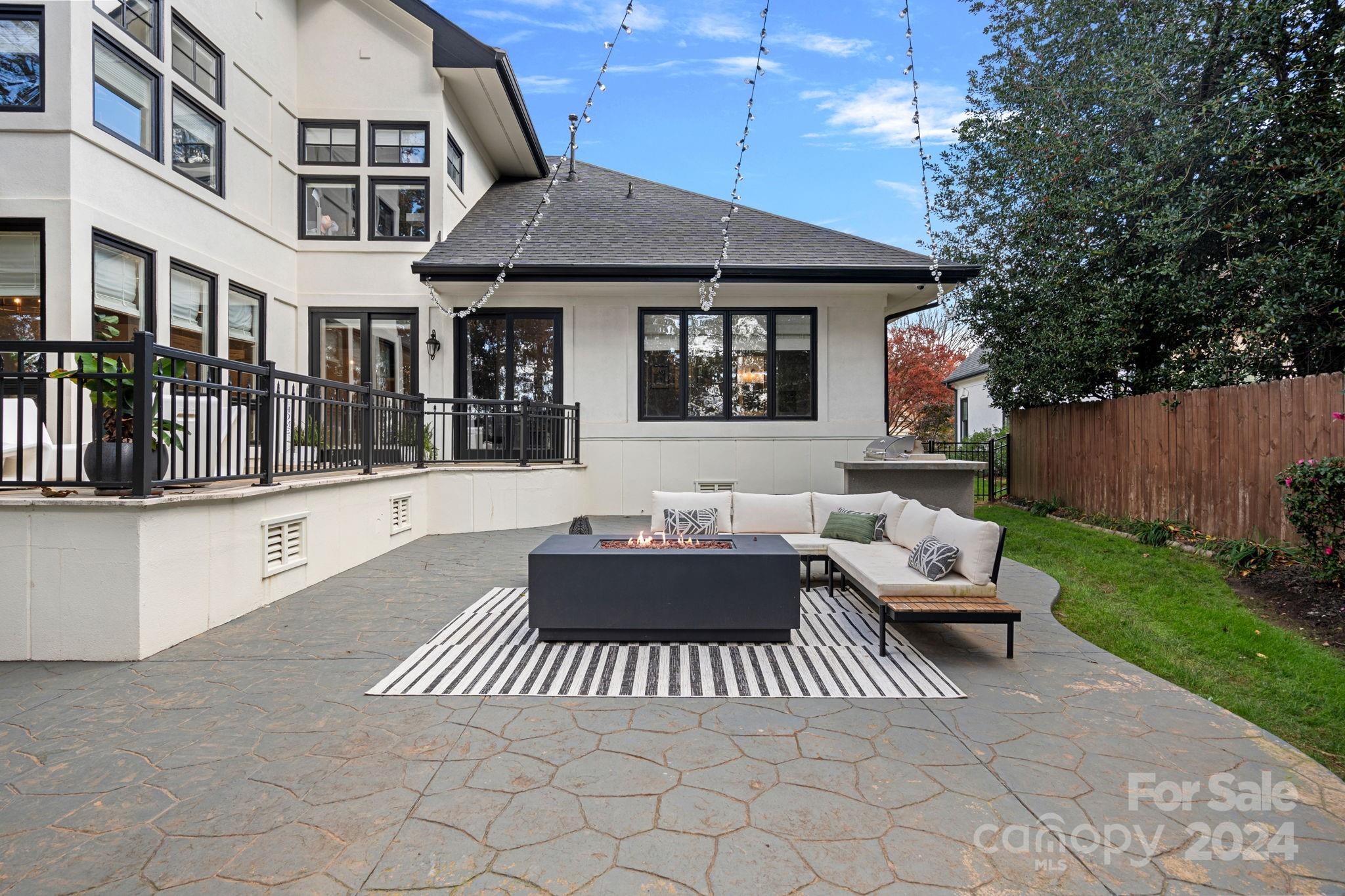 The Peninsula - Residential