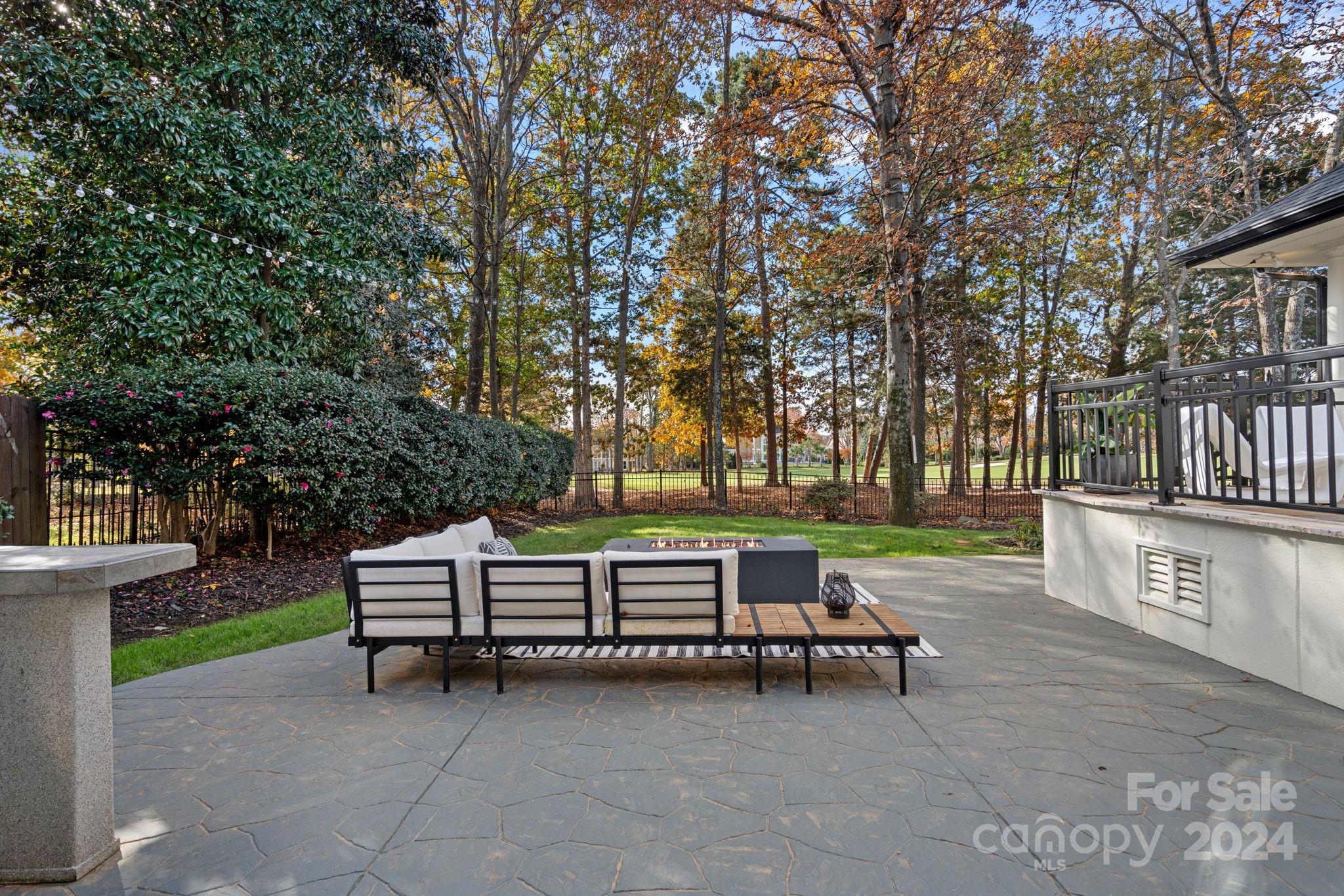 The Peninsula - Residential