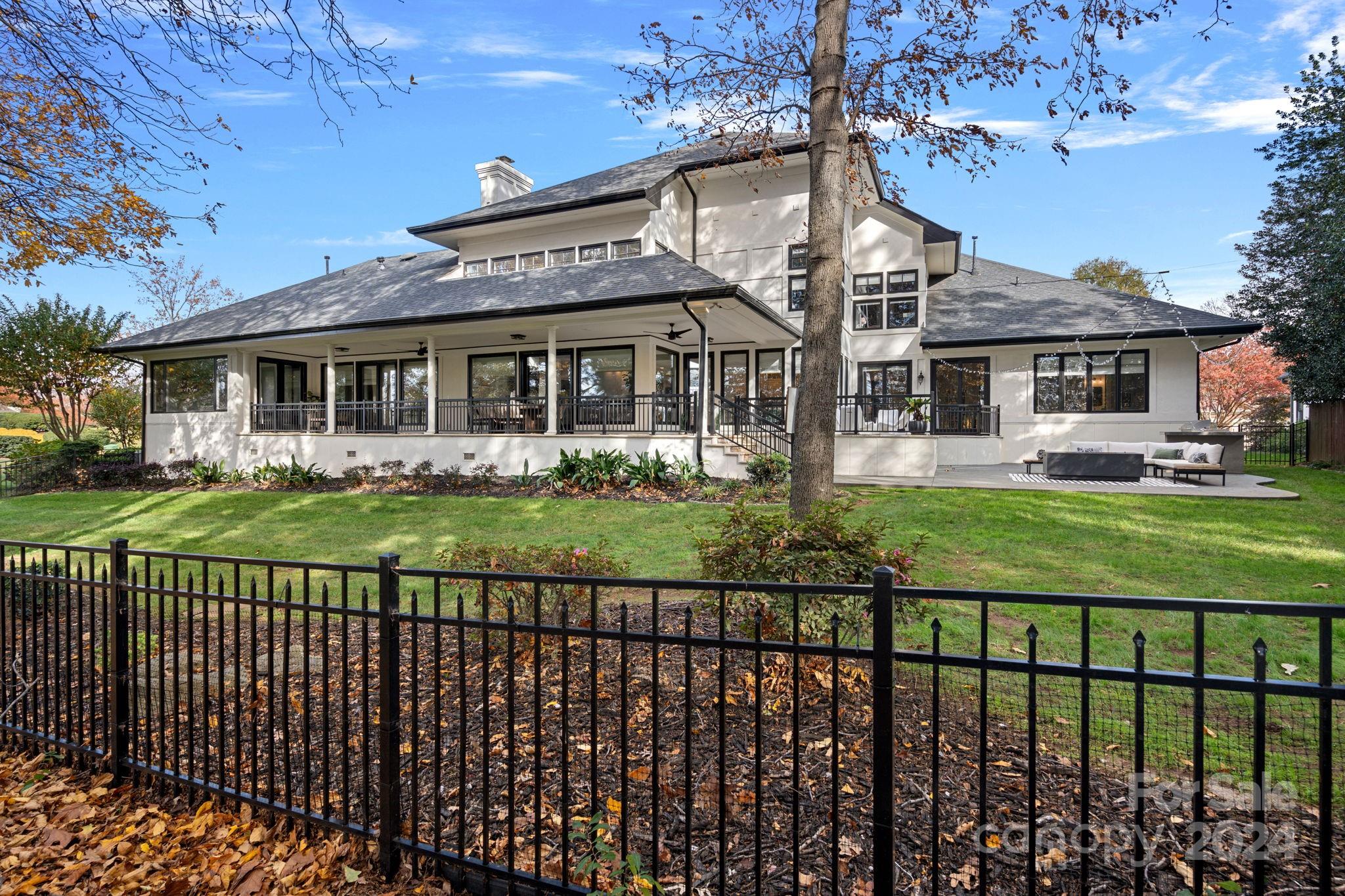 The Peninsula - Residential