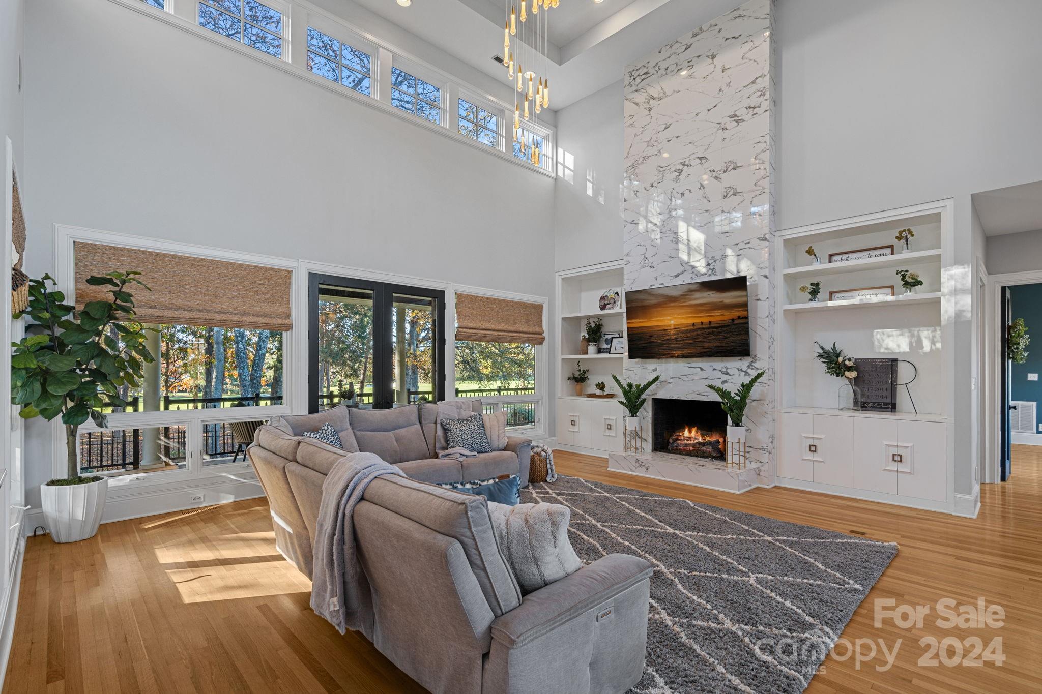 The Peninsula - Residential