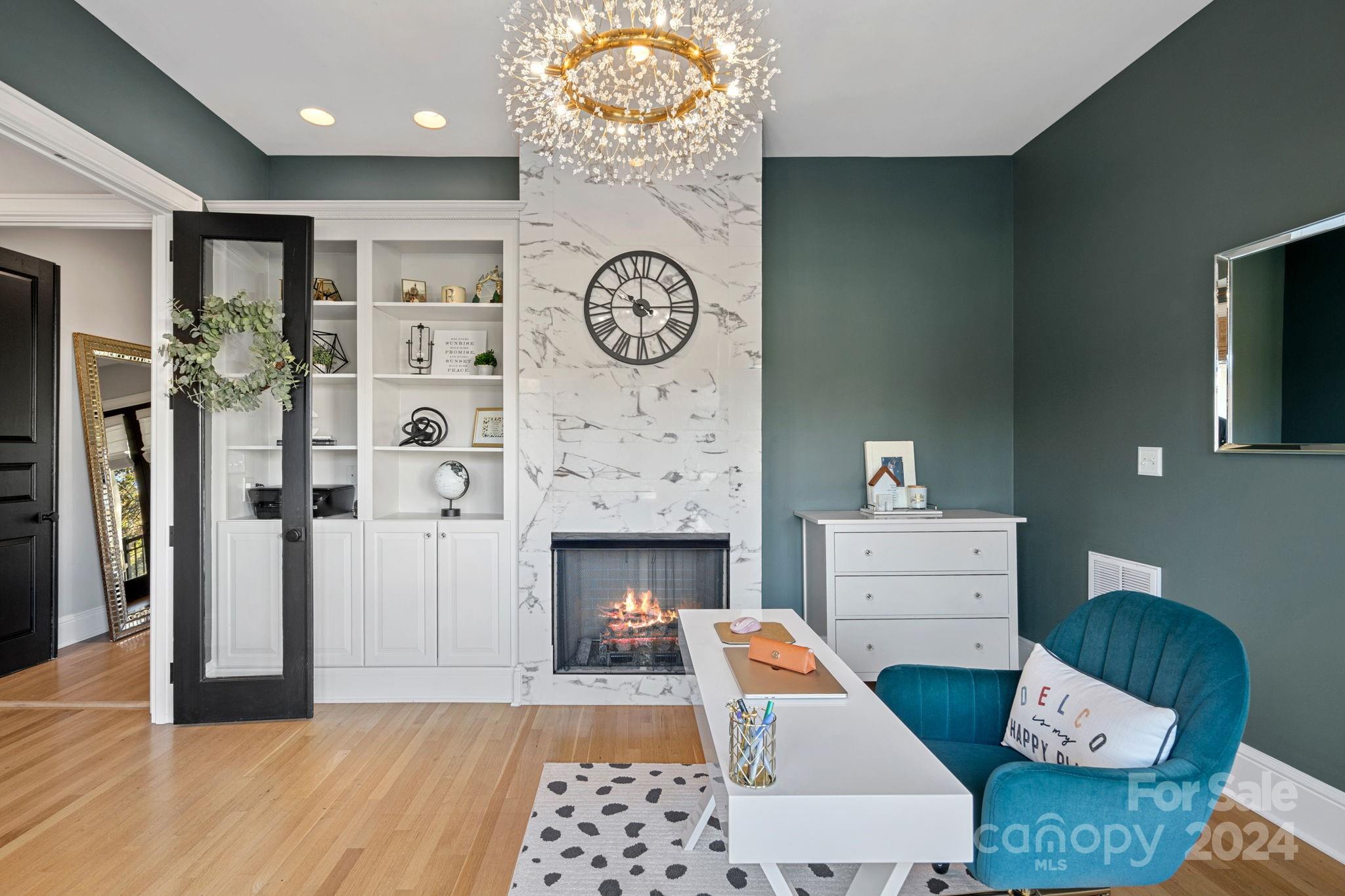 The Peninsula - Residential