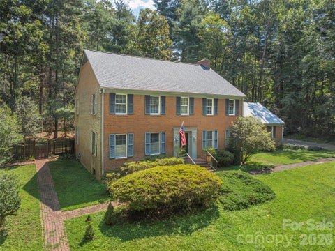 Photo of 200 Heathcote Road, Hendersonville, NC 28791 (MLS # 4419306)