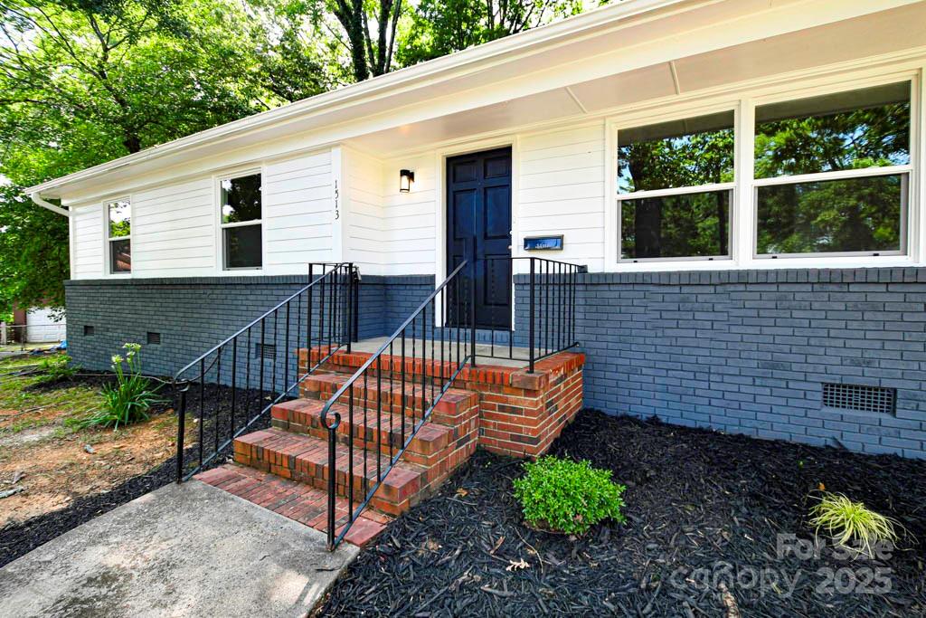 1513 Greenview Place