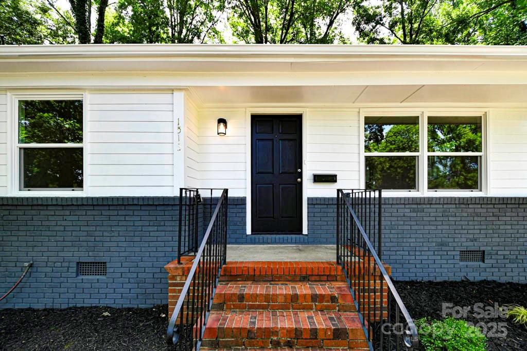 1513 Greenview Place