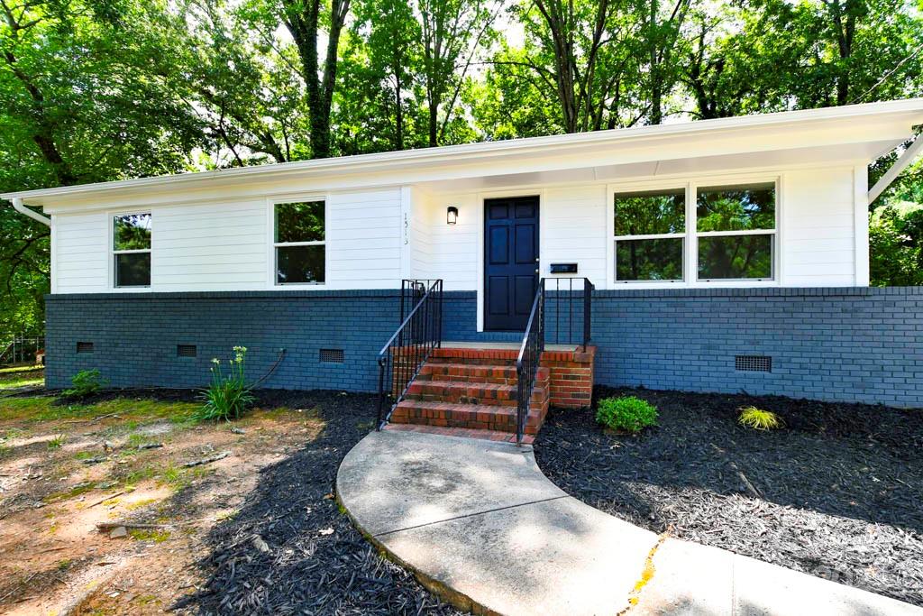 1513 Greenview Place