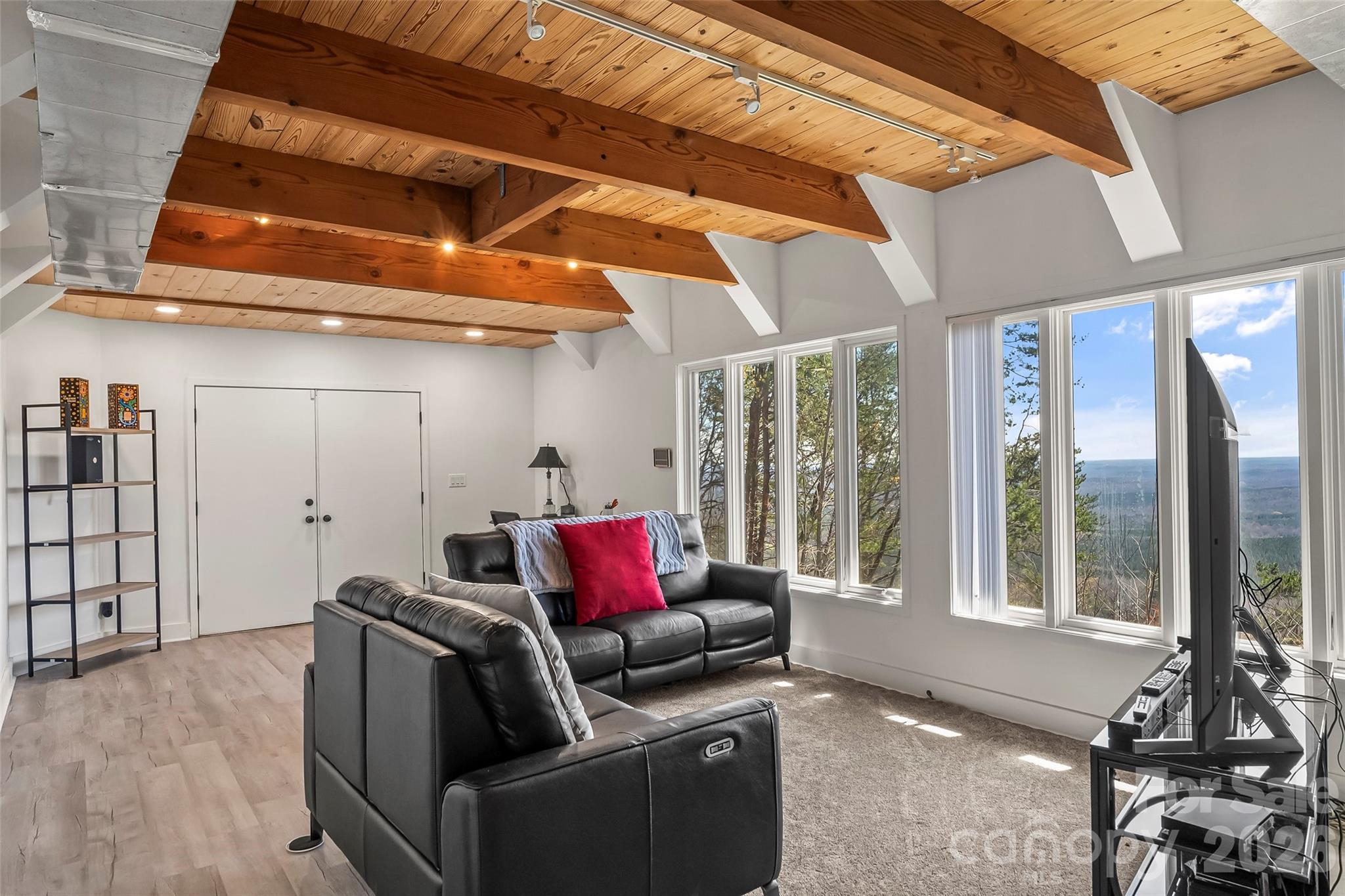 Pinnacle Ridge - Residential