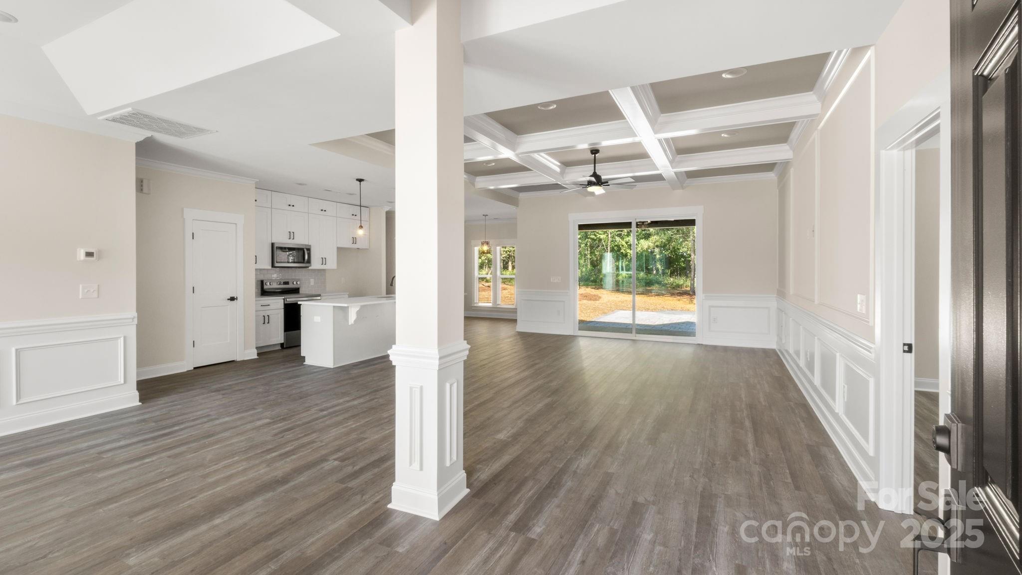 215 Picketts Circle