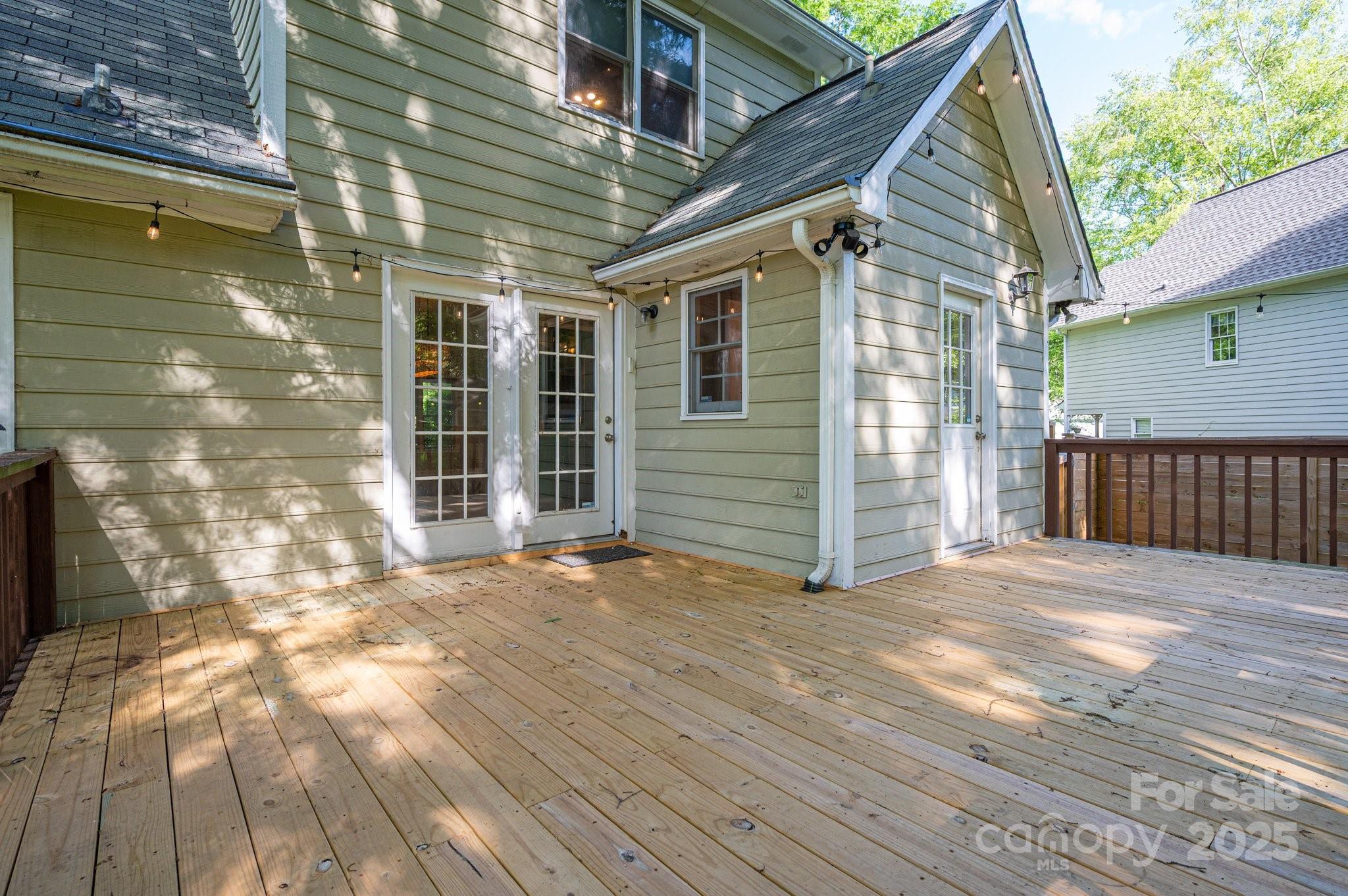 Creek Side - Residential