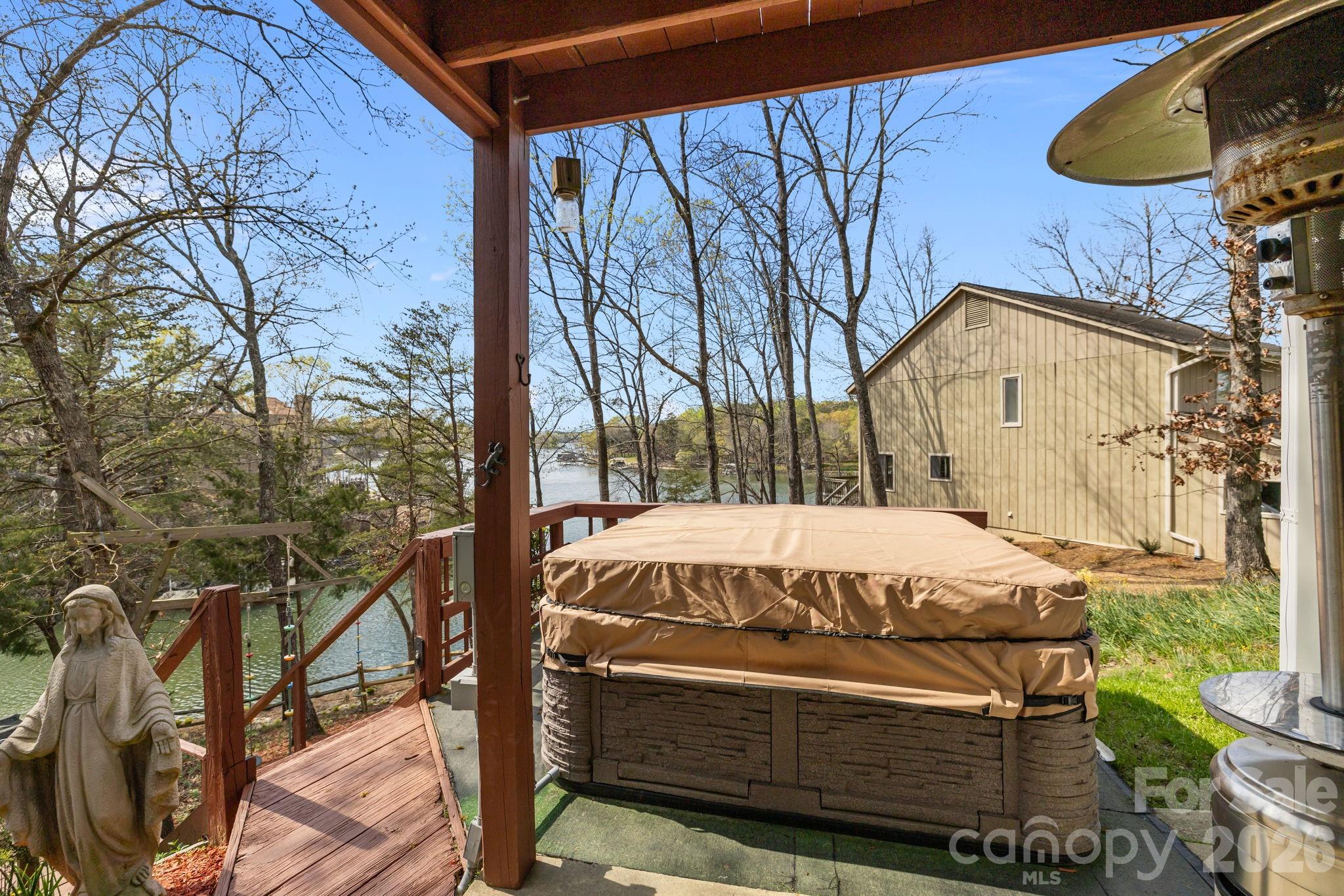 Tega Cay - Residential