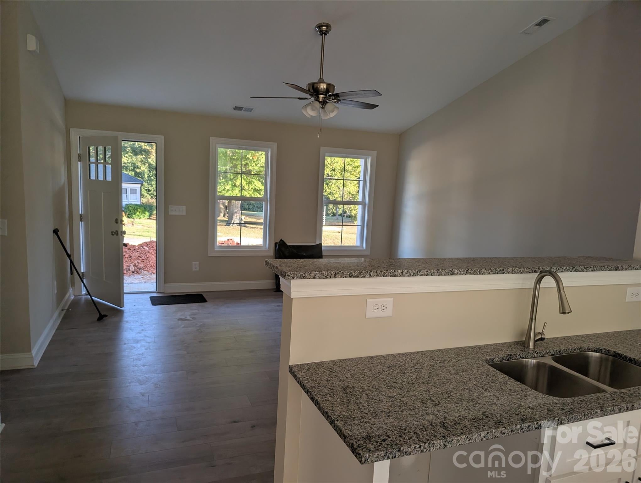 810 Evergreen Avenue 2