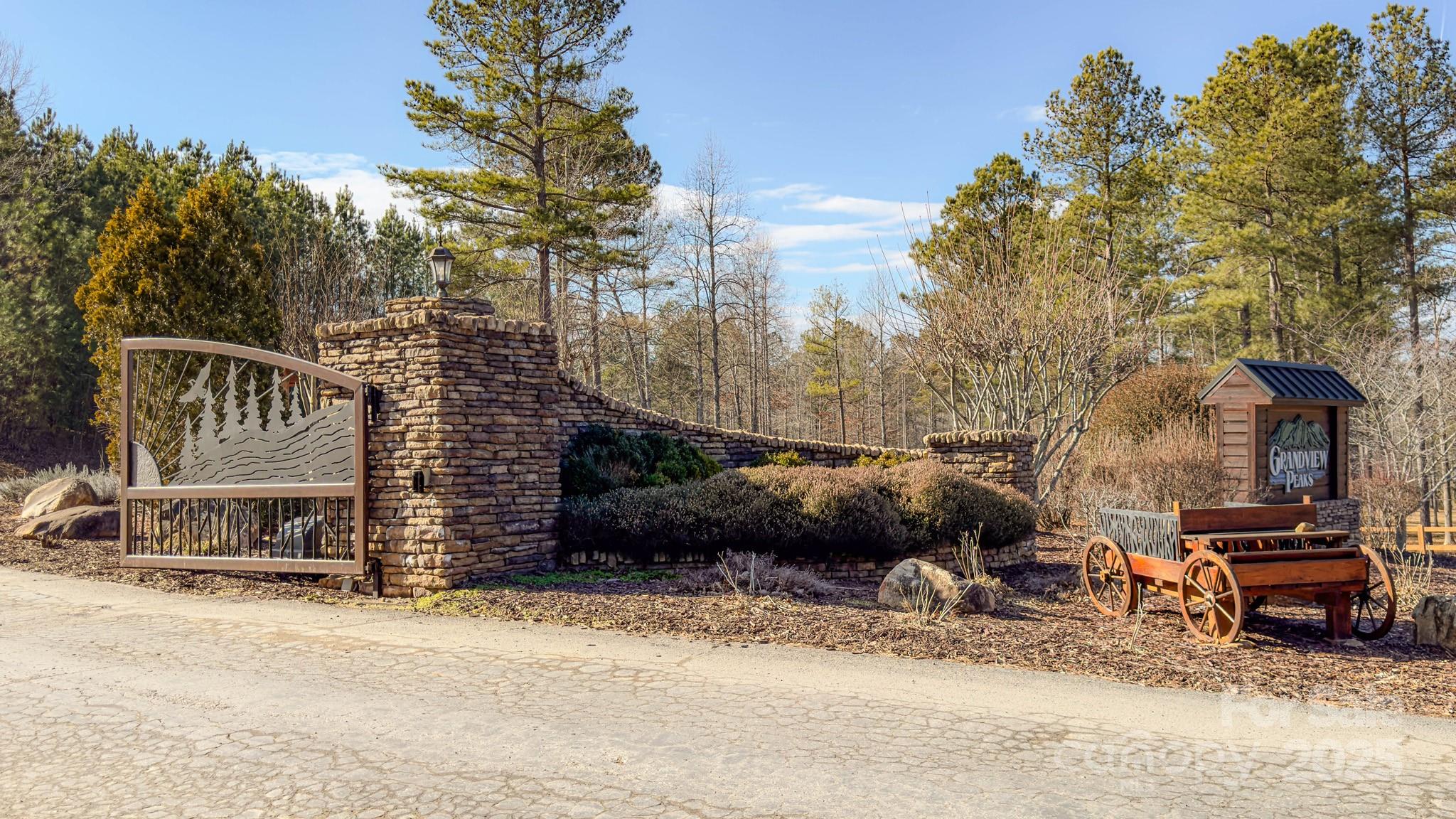 Grandview Peaks - Land