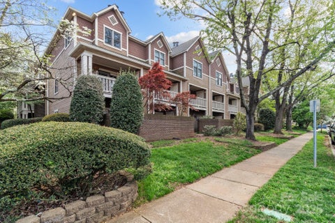 Photo for 333 Circle Avenue F