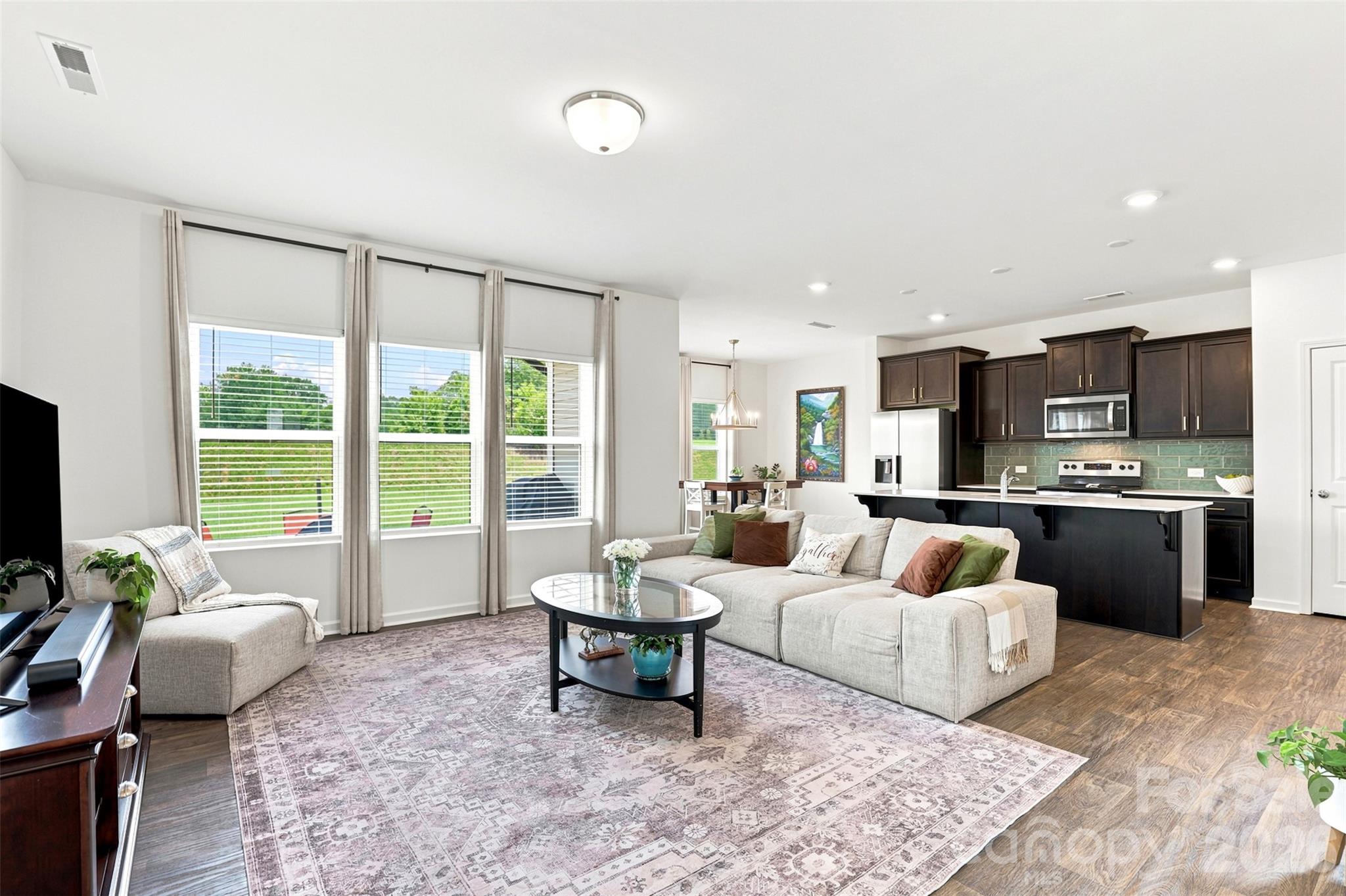 517 Willamette Drive