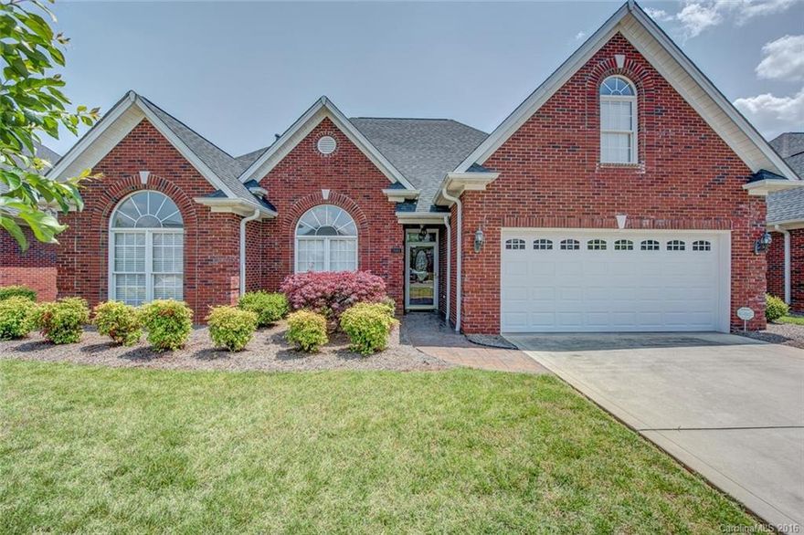 Great patio home in great location!  Three bdrms 2 baths on main level and one bdrm/bonus plus one bath and tons of storage upstairs.....lg patio and grassy area in rear with both sides having fencing....hdwoods, nice moldings, gas log fireplace and blt ins in great room, kitchen has pull out drawers, good amount of white cabinets, NO steps into level garage.....master has whirlpool and walk in shower huge double vanity, walk in closet, built by Bob Humphries, Custom Builder.