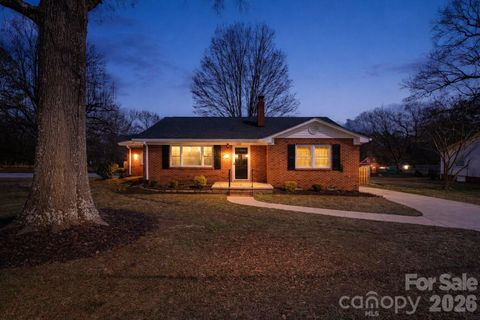 242 White Street NW Concord NC 28027