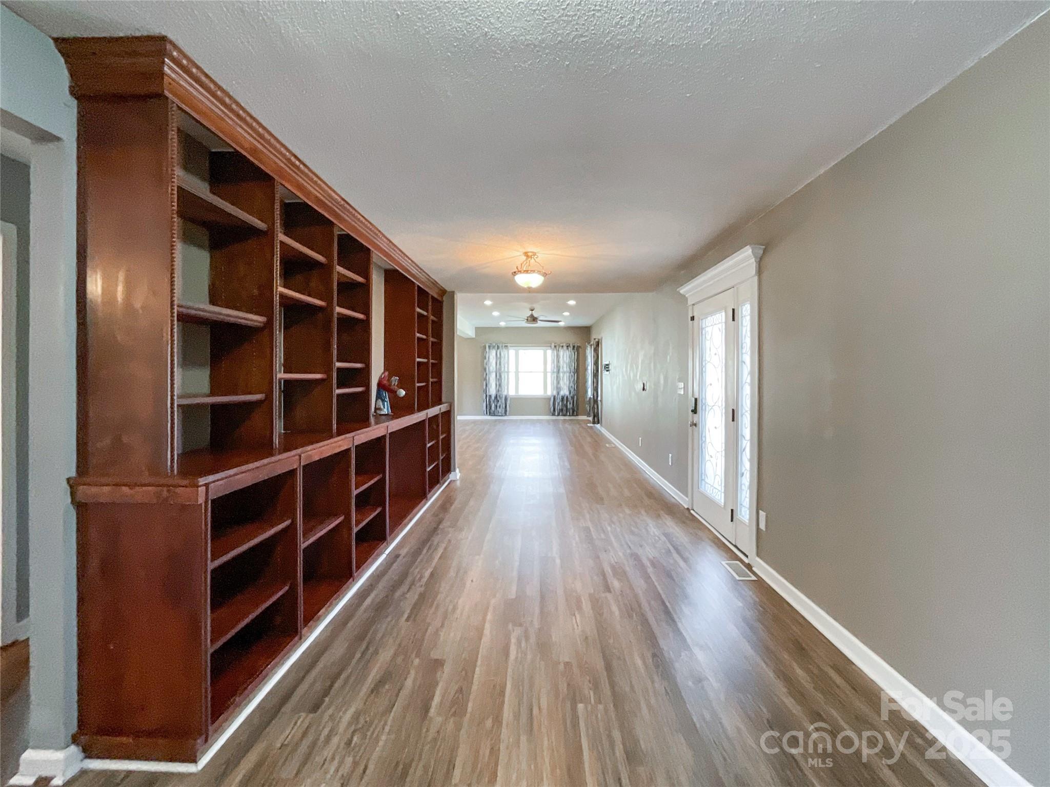 1589 E Lakewood Drive