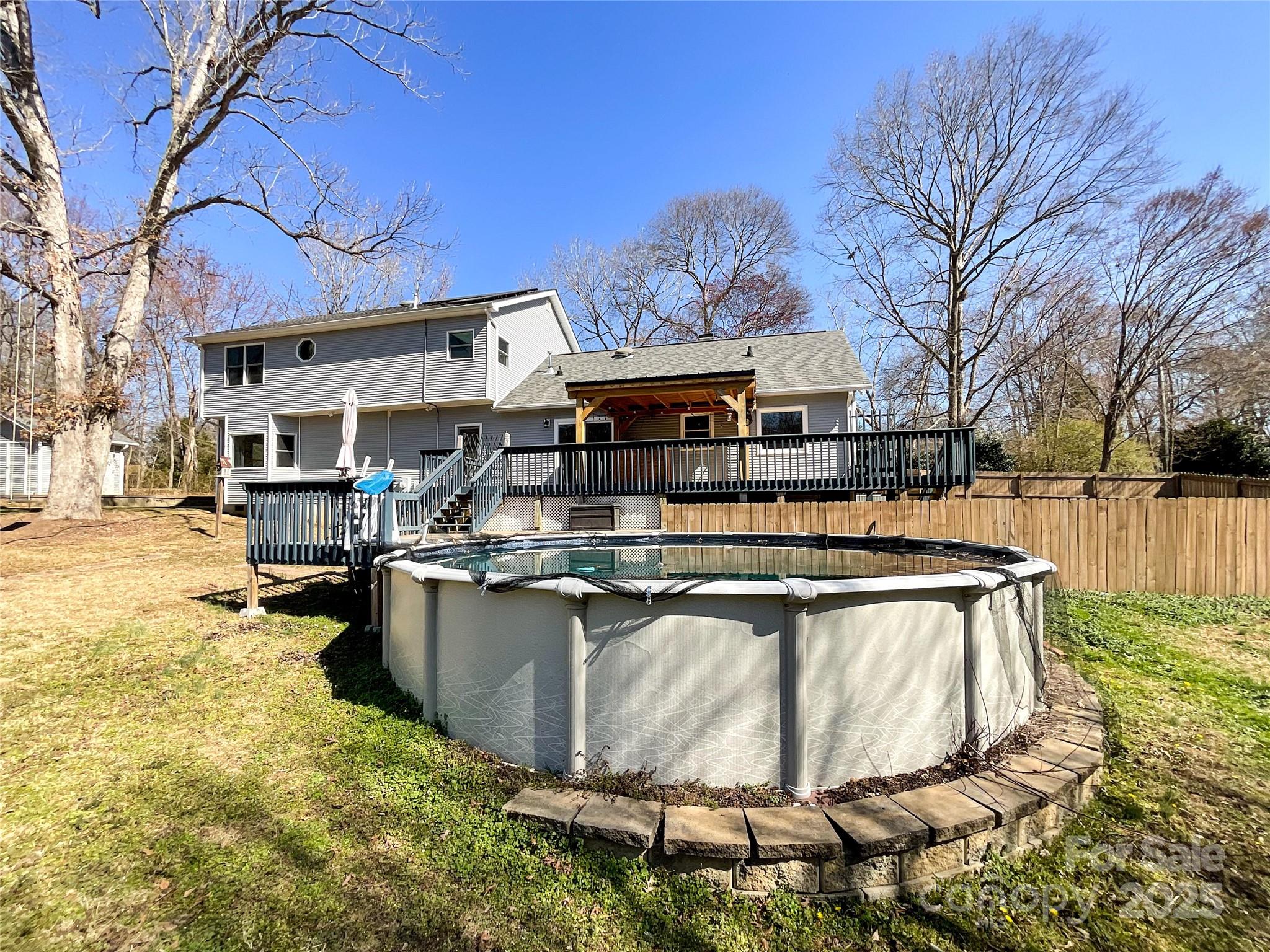 1589 E Lakewood Drive