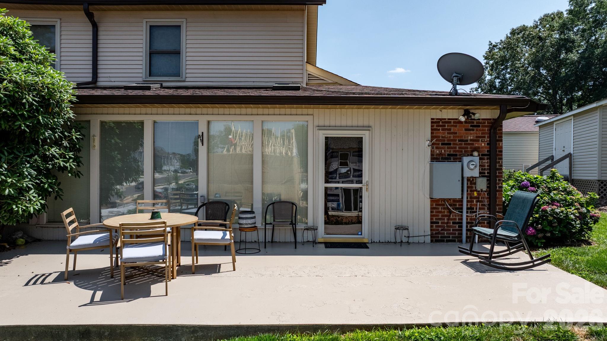 TARA WOODS - Residential