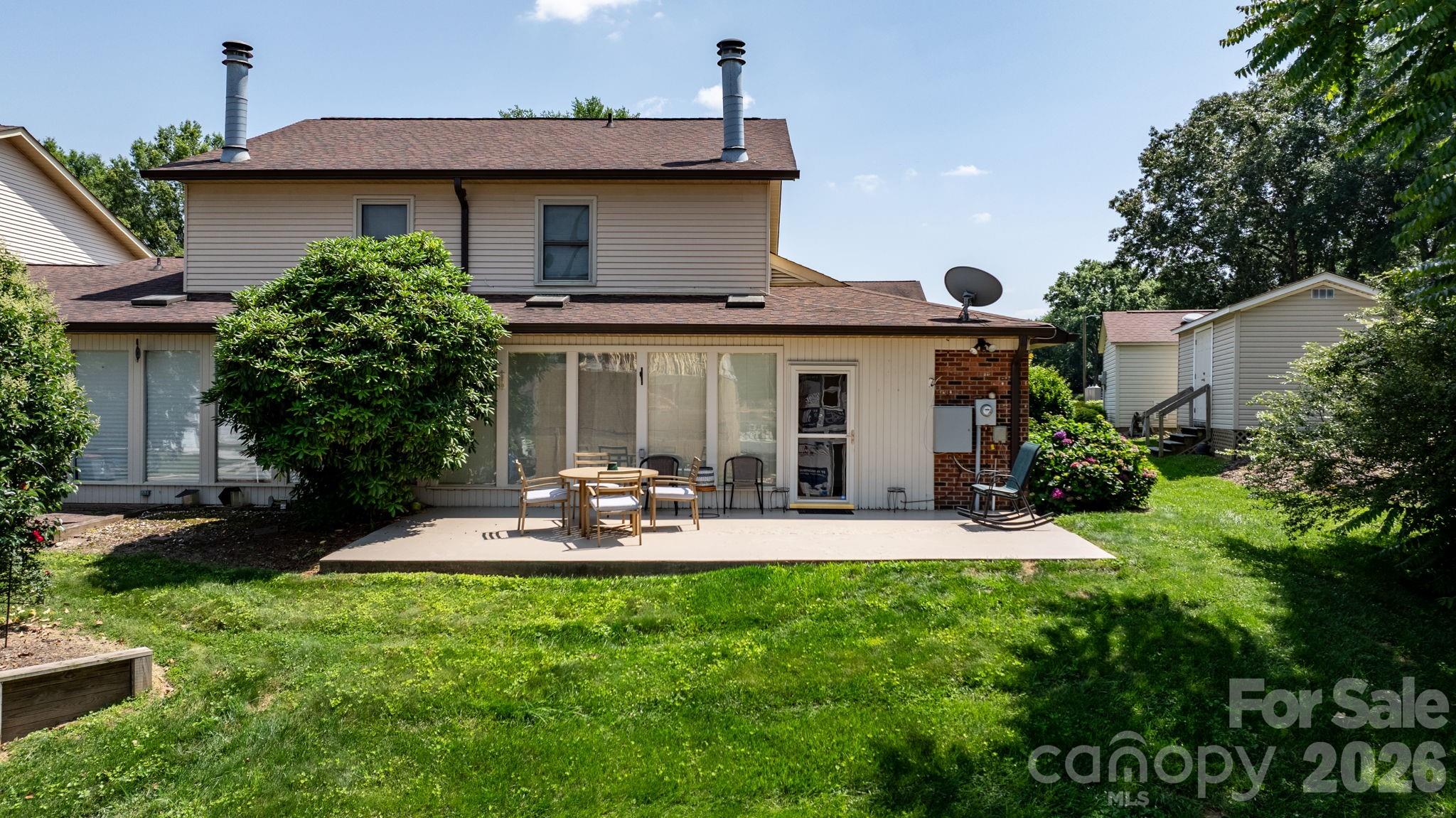 TARA WOODS - Residential