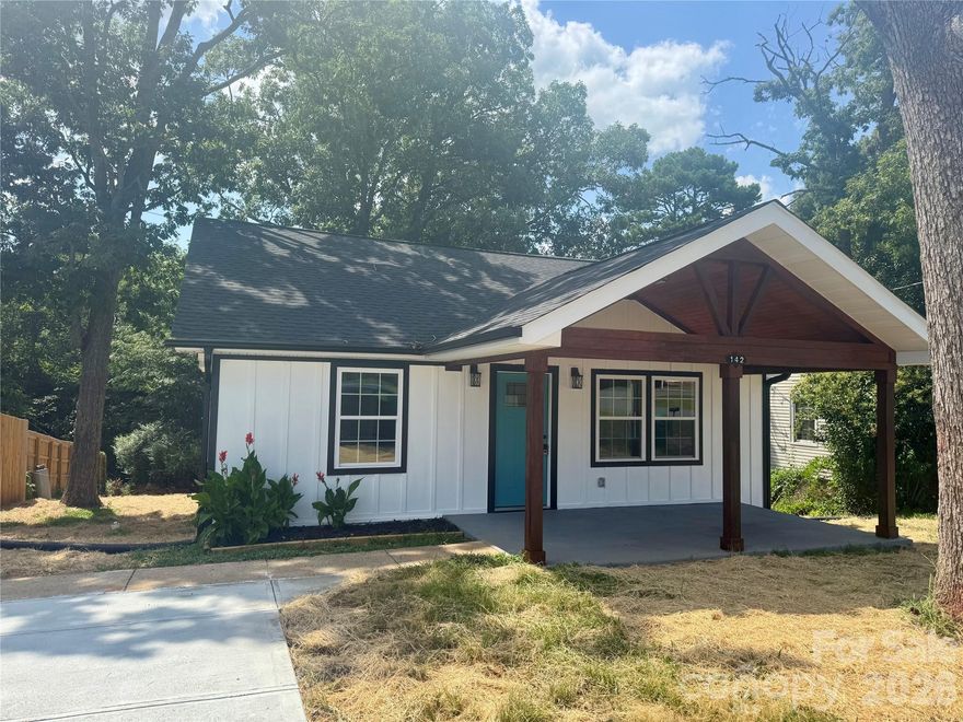 Charming 4-bedroom, 2-bath home with 1,334 sq ft of thoughtfully updated living space on a .28-acre lot, this move-in ready home features brand-new flooring throughout, a modern kitchen with new cabinetry, quartz countertops, and stainless steel appliances. Enjoy stylishly renovated bathrooms, a new roof, and new windows for added comfort and peace of mind. Don’t miss this fantastic opportunity!