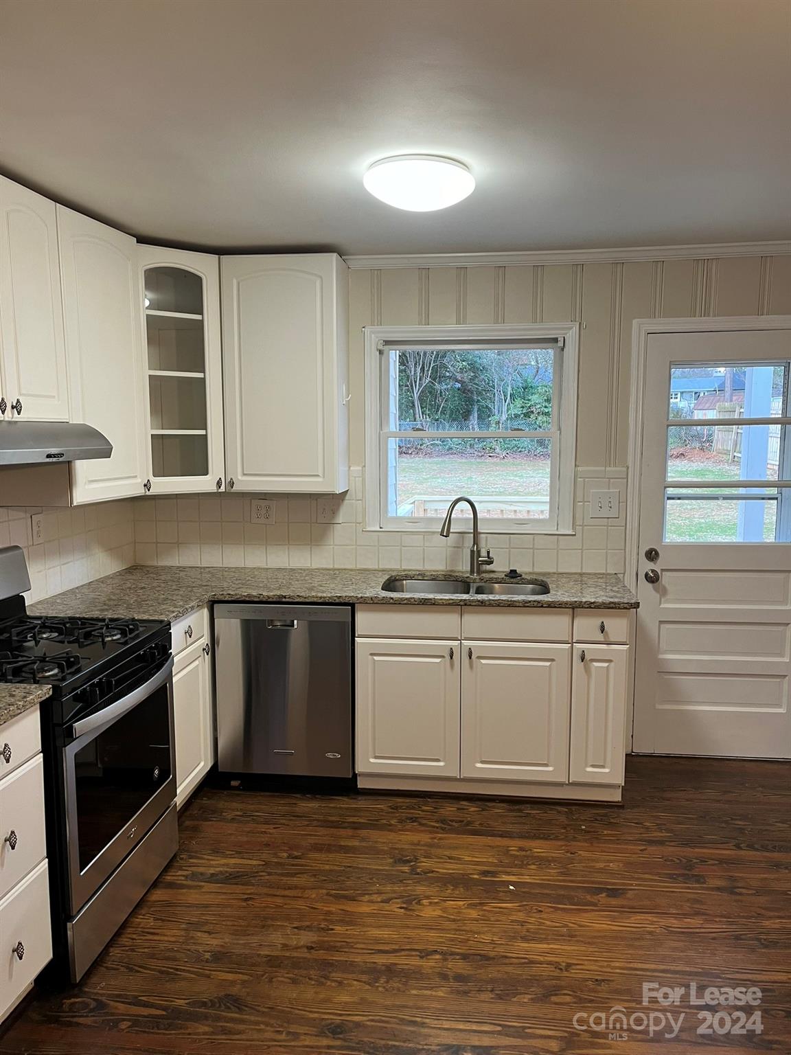 madison park - Residential Lease