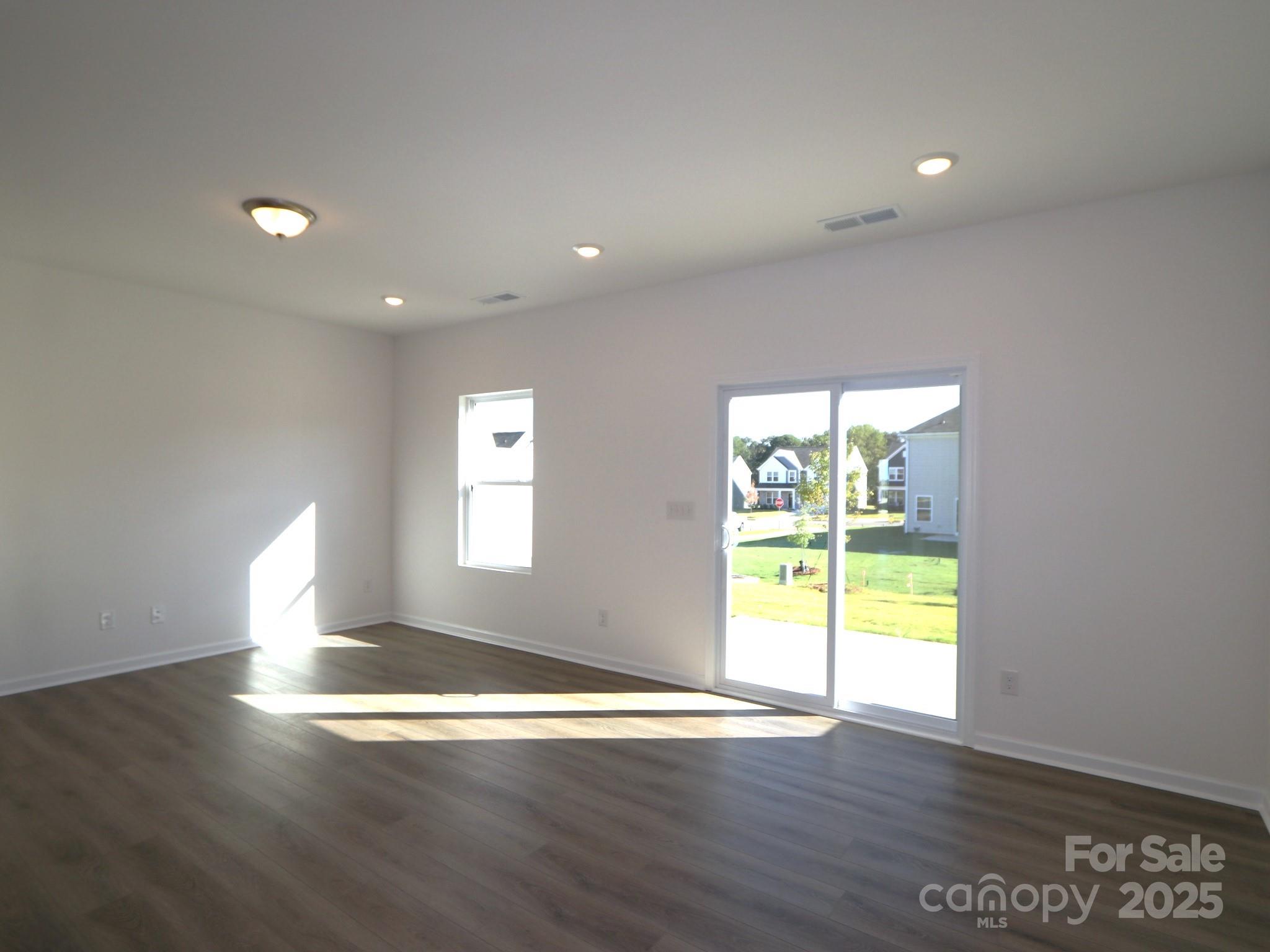 745 Lockhaven Drive NW