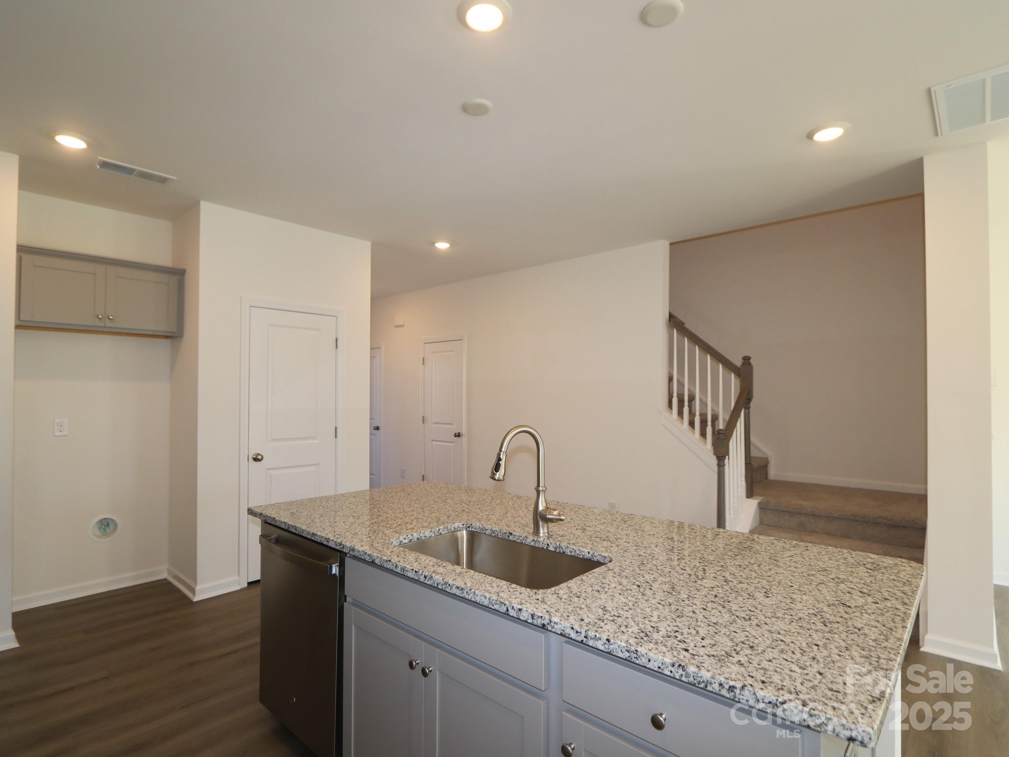 745 Lockhaven Drive NW