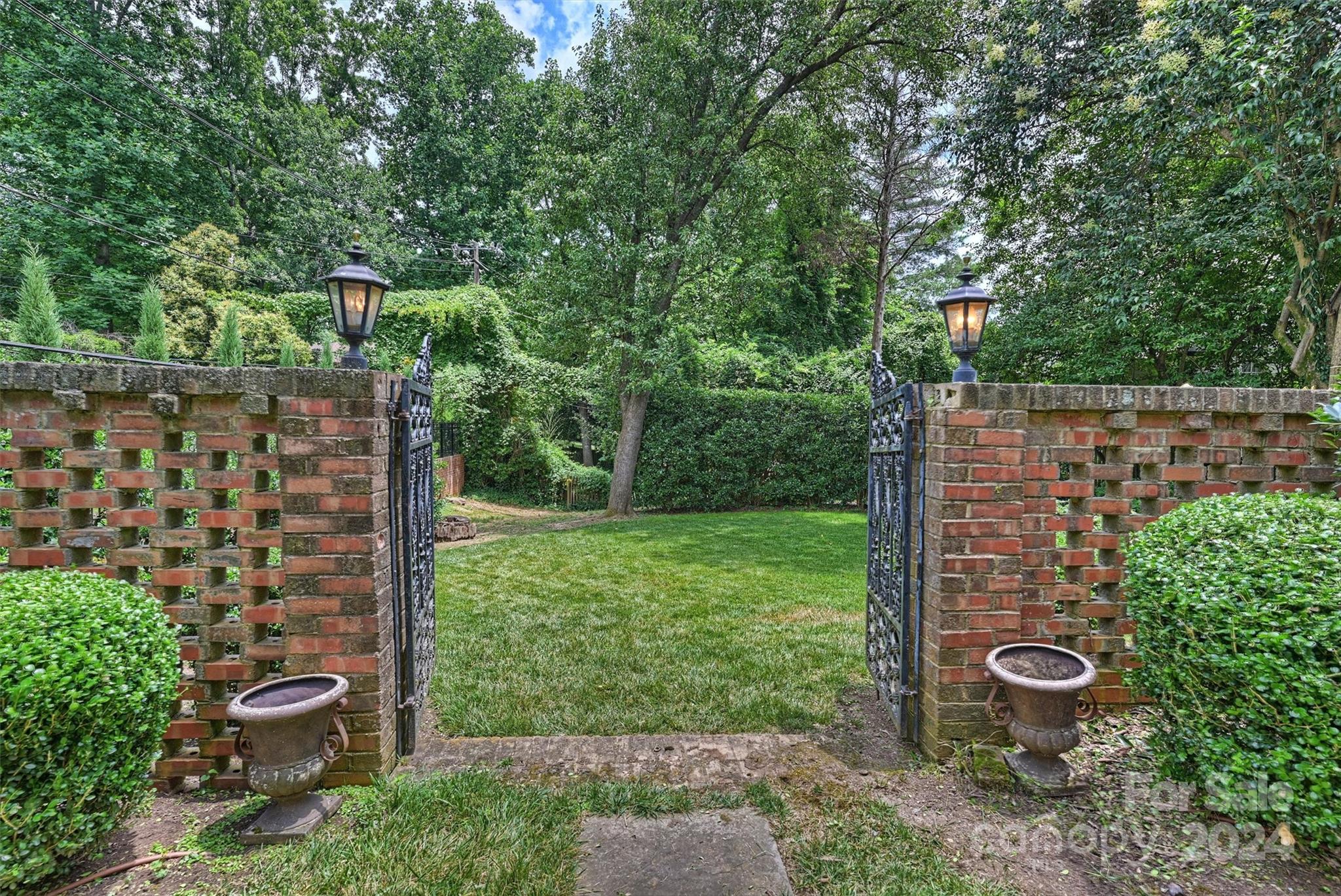 Myers Park - Residential