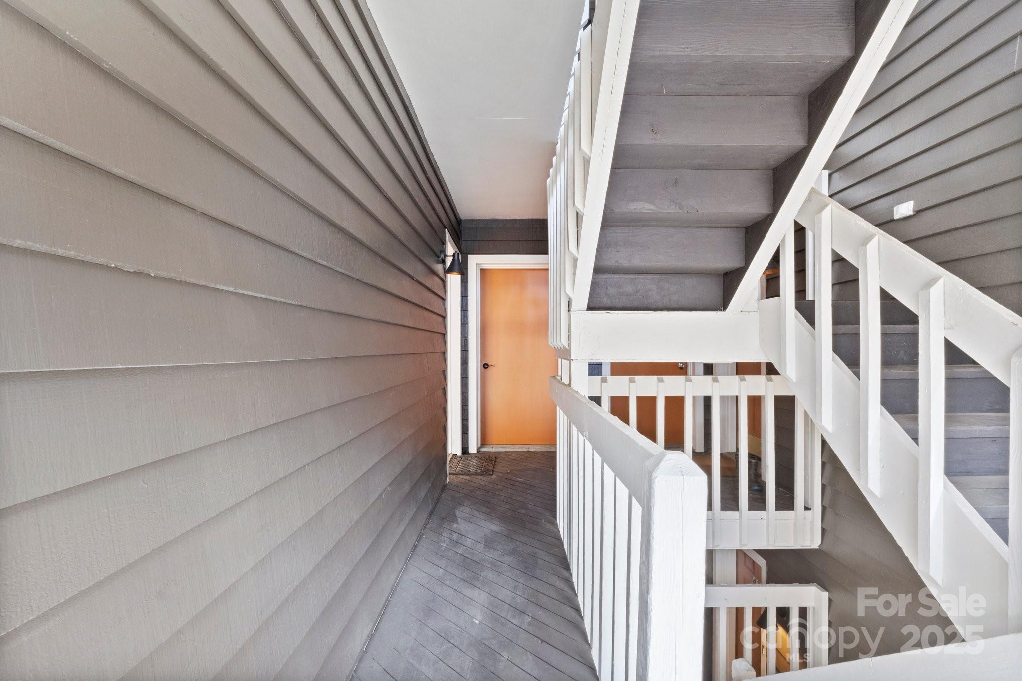 434 W 8th Street