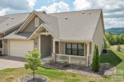 Photo of 96 Copper Valley Lane, Hendersonville, NC 28739 (MLS # 4376477)
