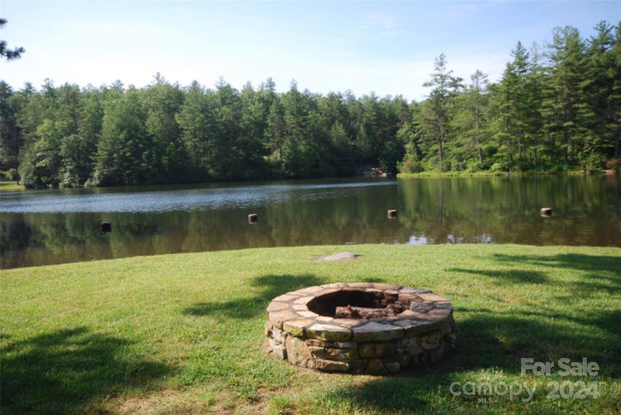 Stones Lake - Land