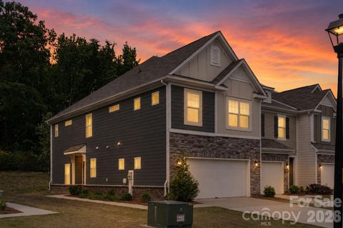 Photo of 230 Quinn Road #21, Matthews, NC 28104 (MLS # 4378712)