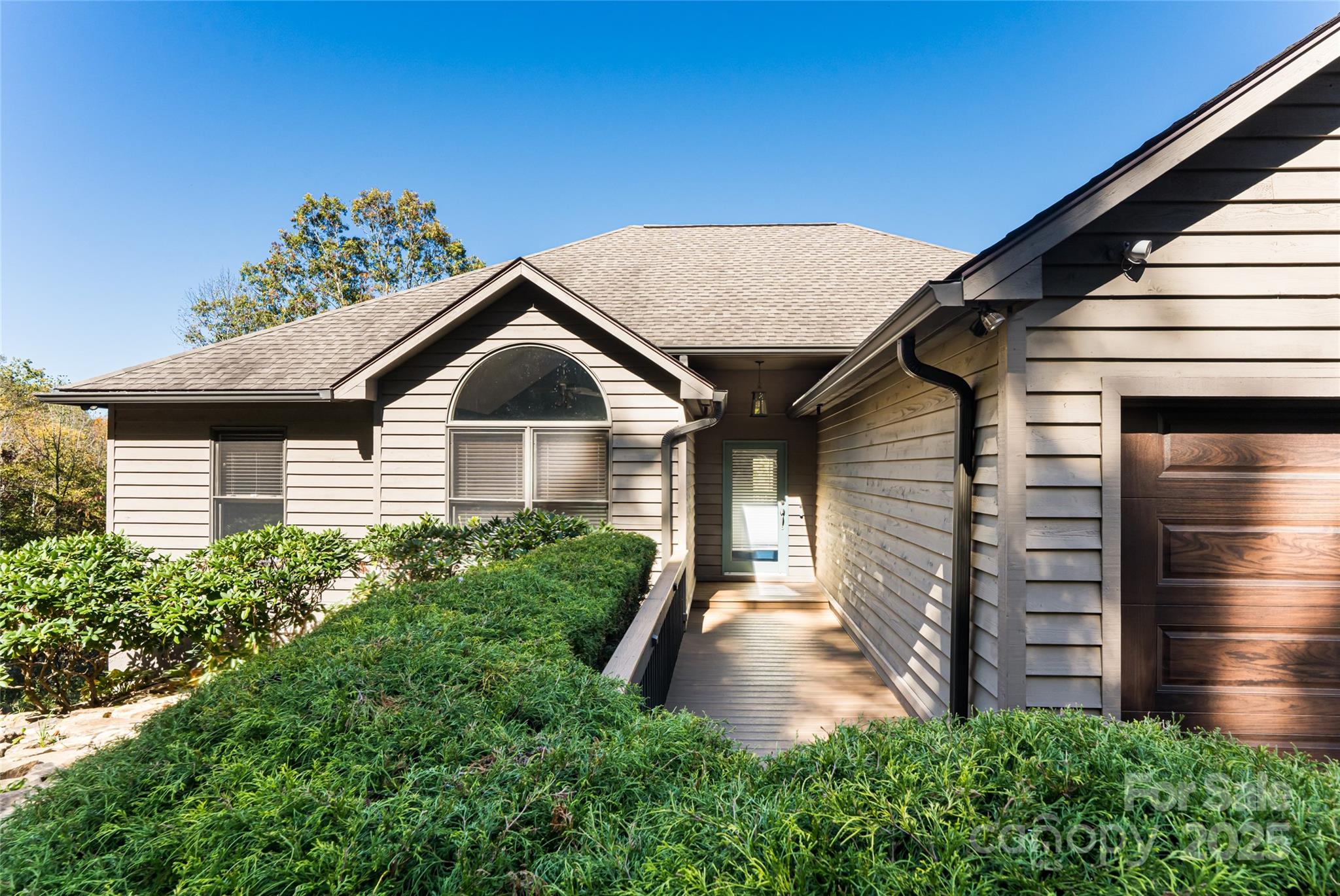 6 Laurel Trail