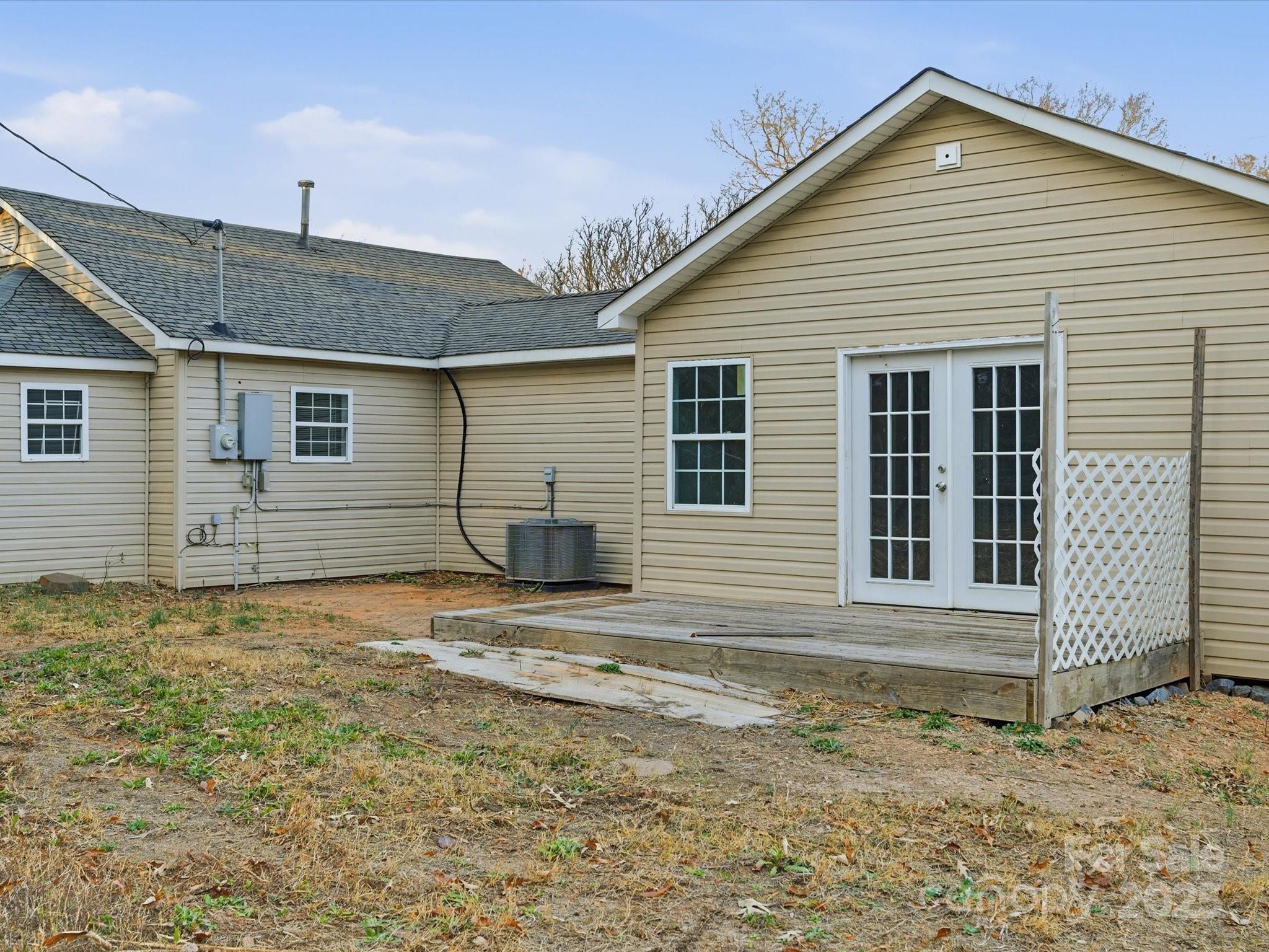 2537 Charlotte Highway