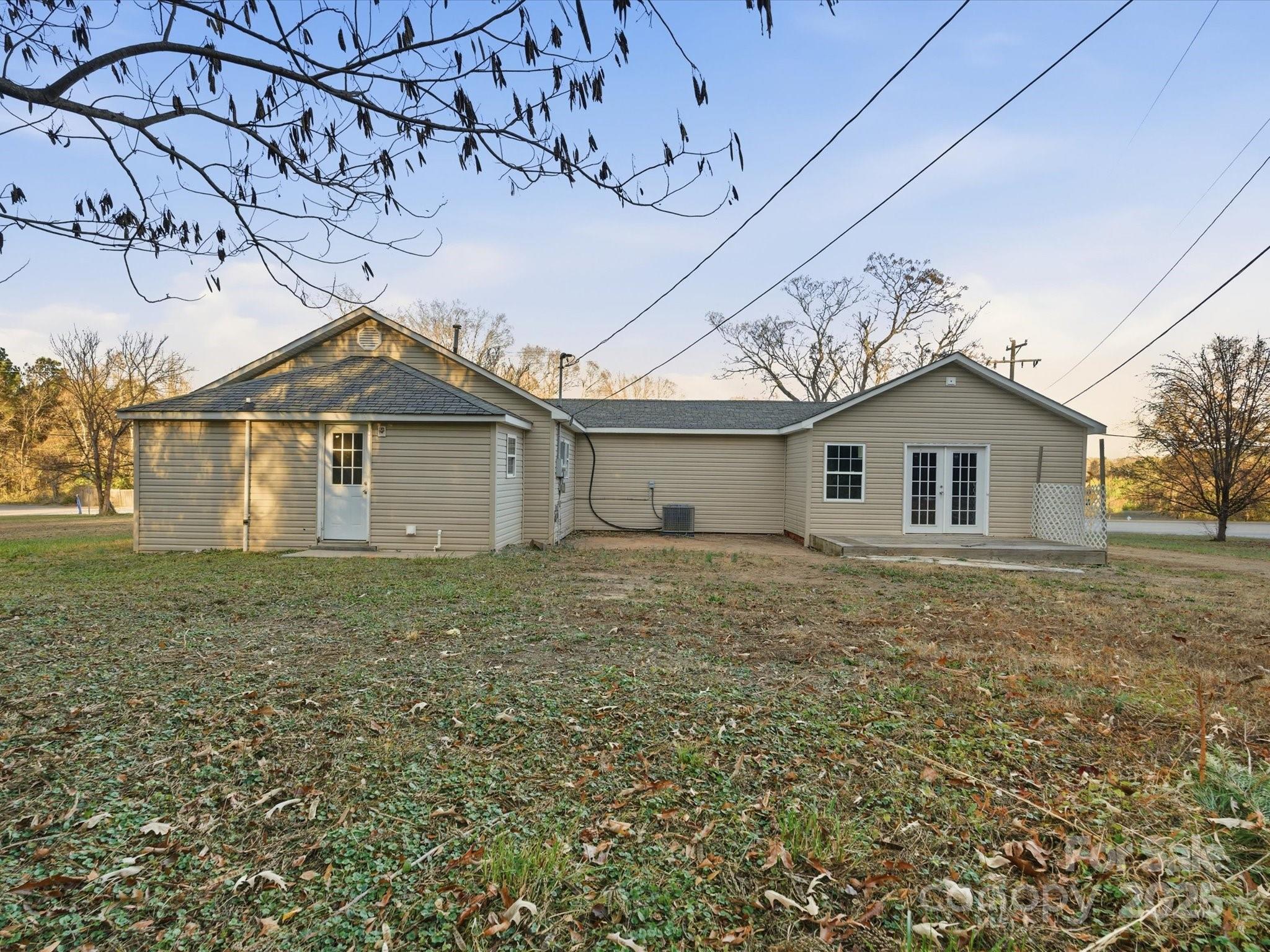 2537 Charlotte Highway