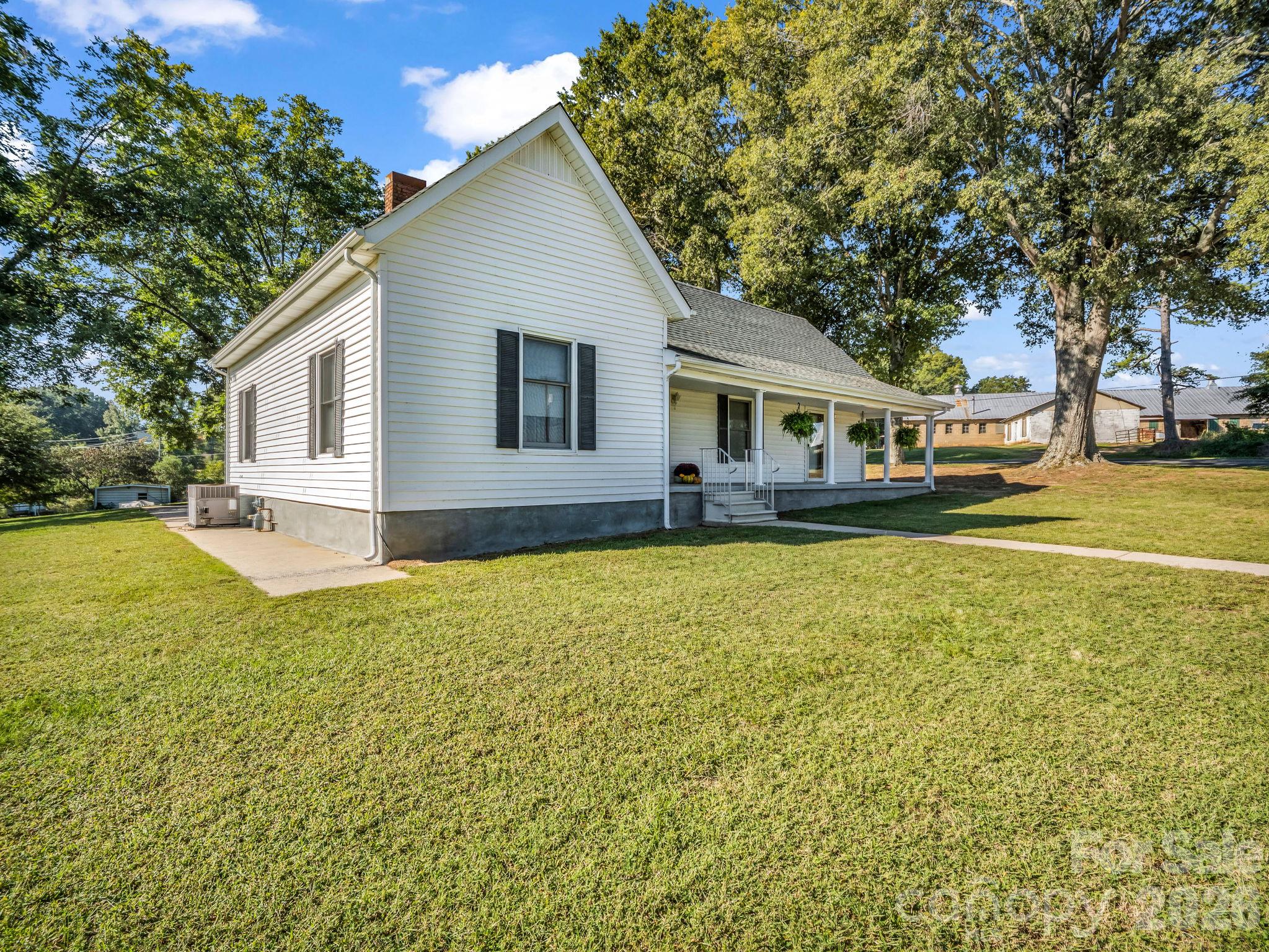 3833 Robert Riding Road