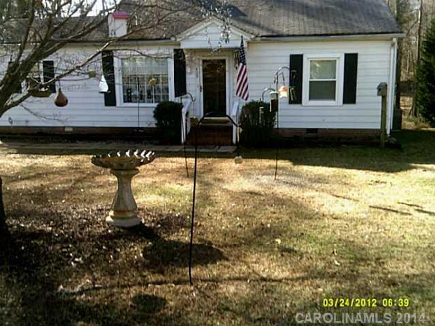 Great 3BR, 1BA, gas heat & central air approx. 2013, wood floors, ceiling fans, replacvement windows, approx. 2013, Storage building.