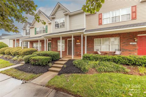 1809 Birch Heights Court Charlotte NC 28213