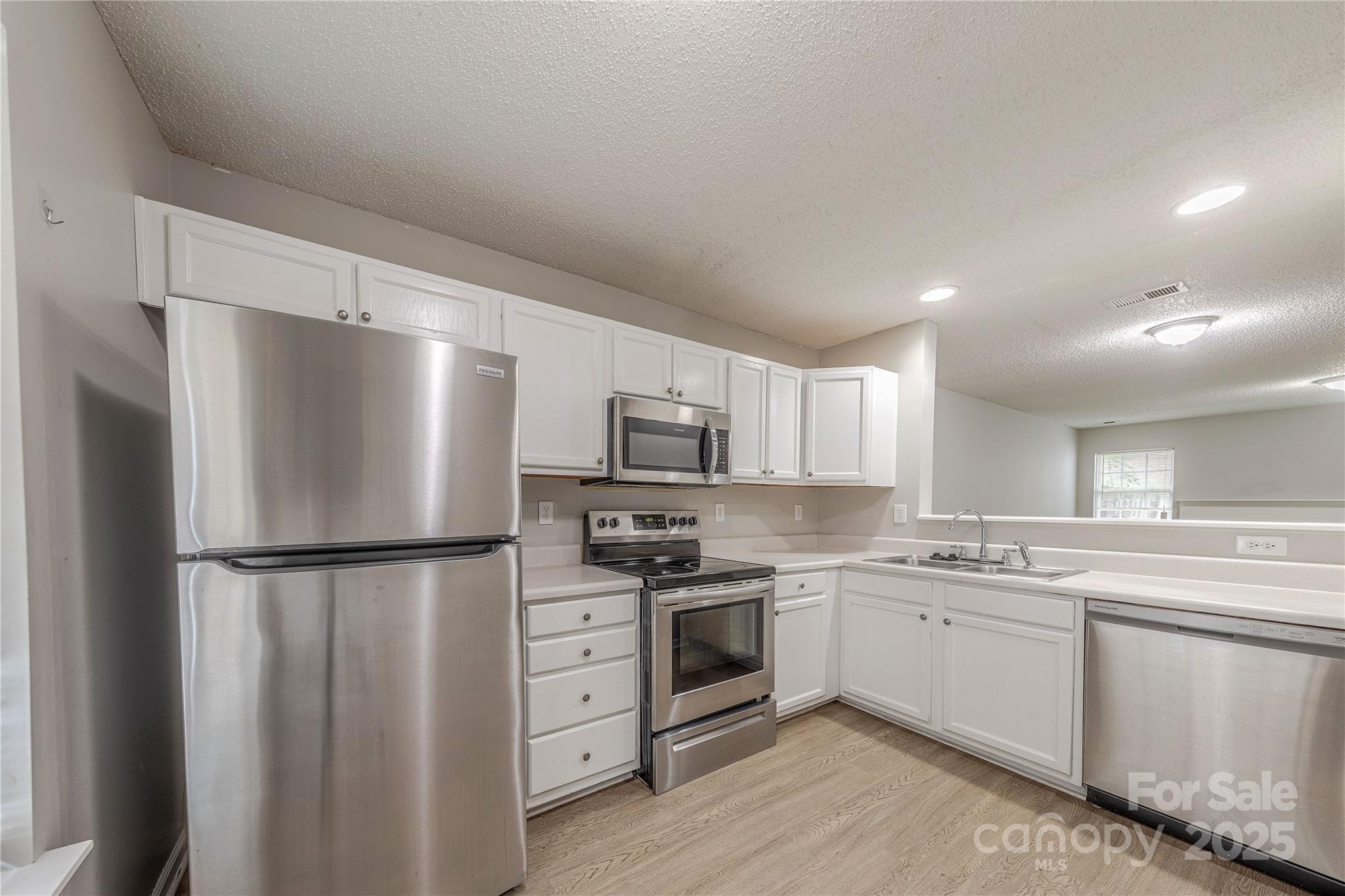 1809 Birch Heights Court