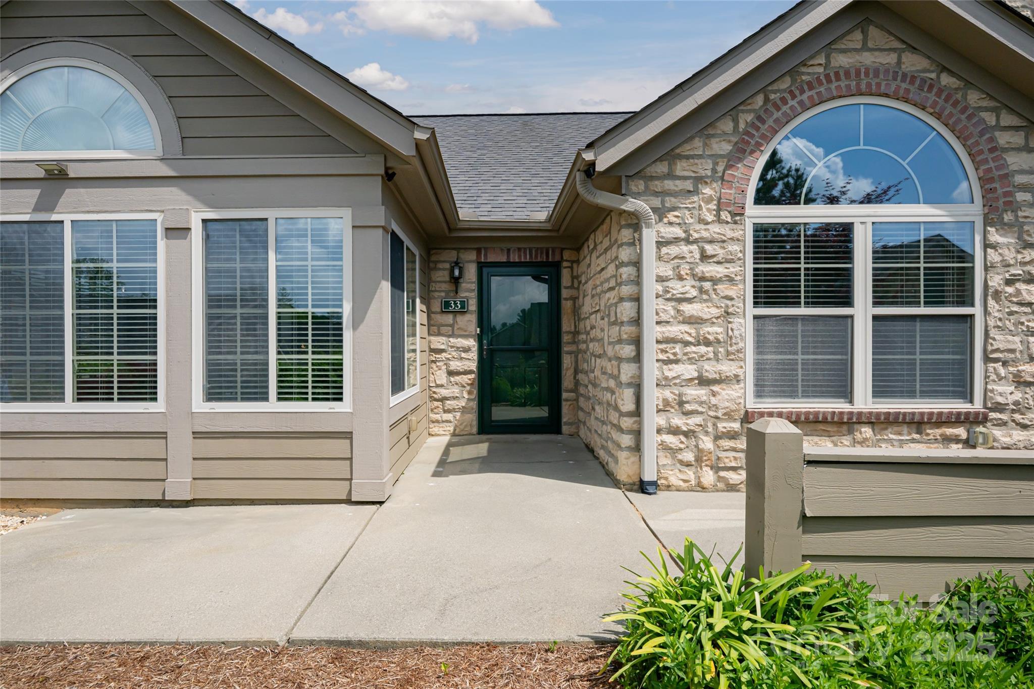 33 Braeburn Way